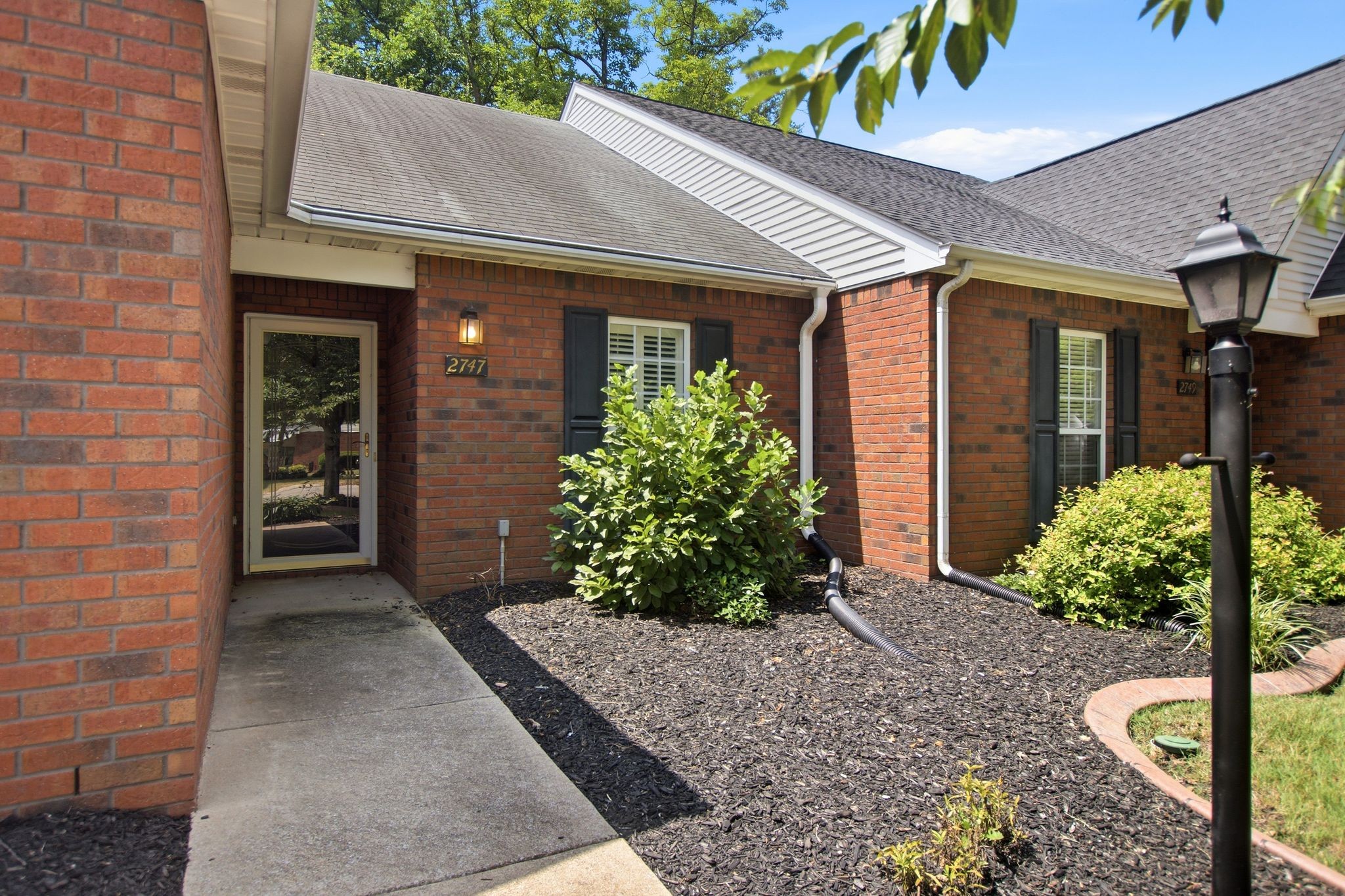2747 Stonehedge Dr, Murfreesboro, TN 37128