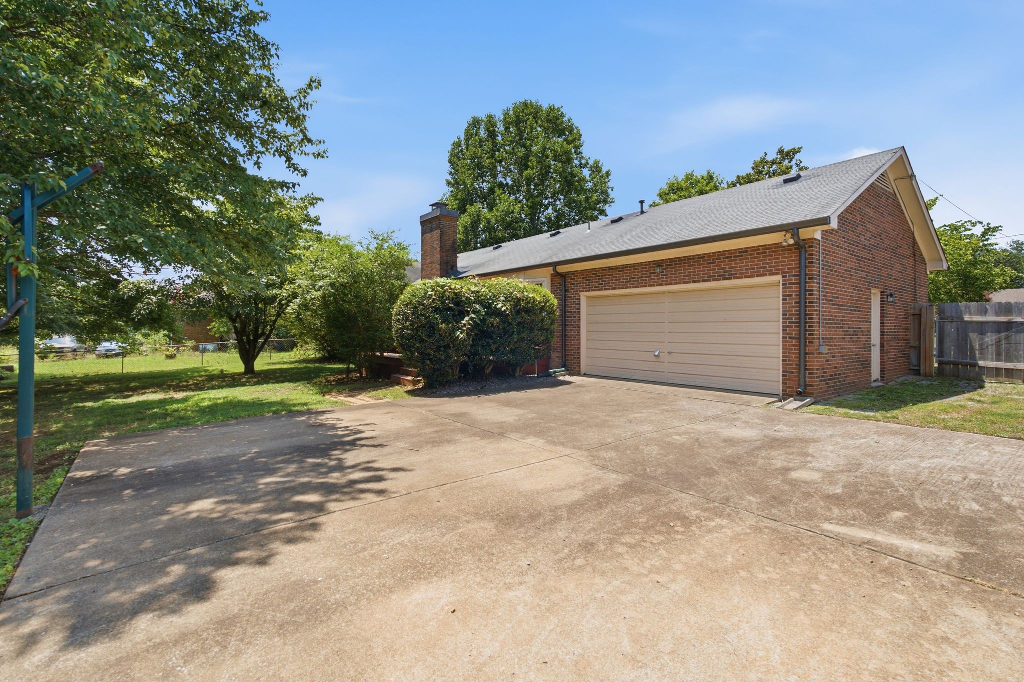 562 Sharondale Dr, Murfreesboro, TN 37129