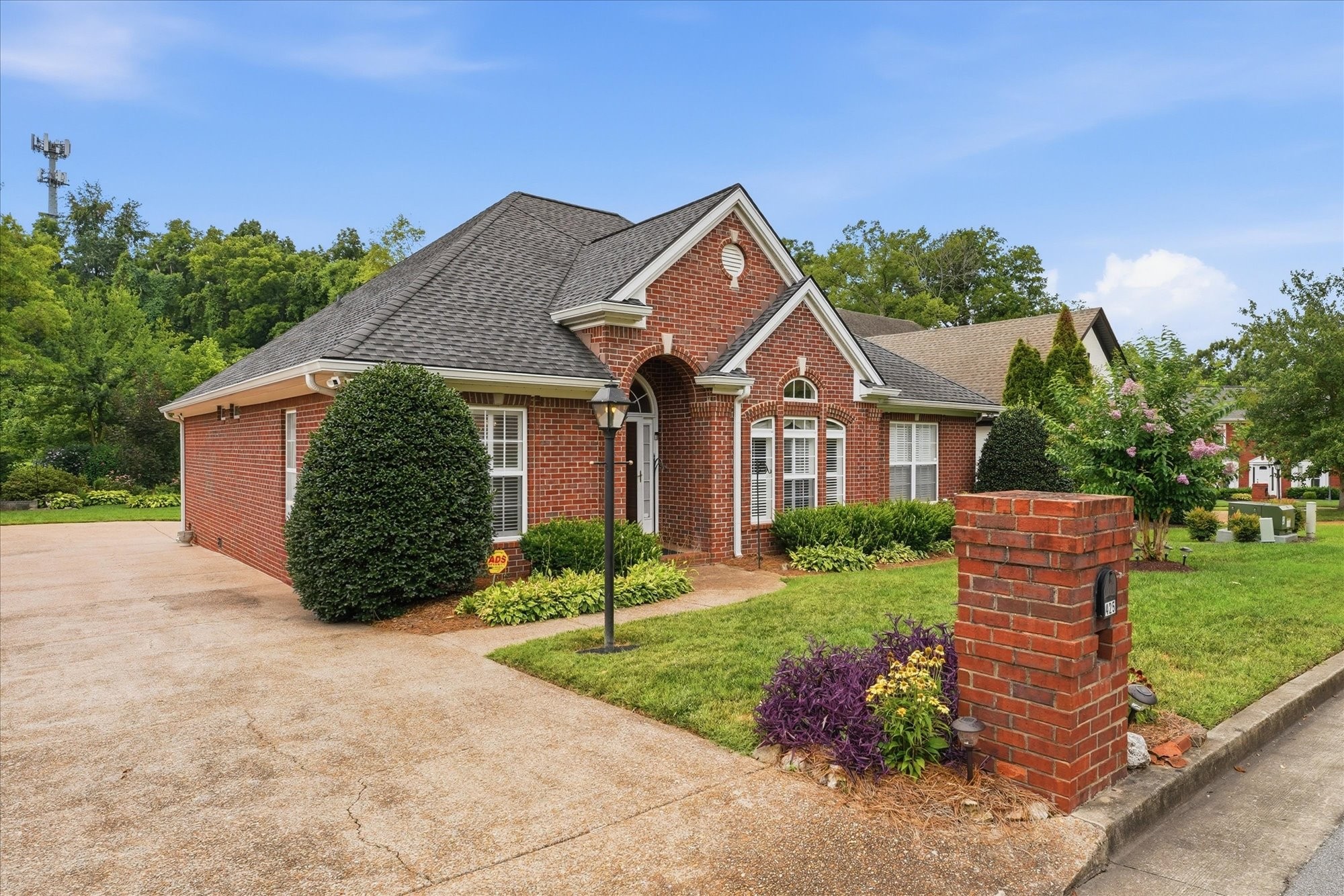 425 Wellington Sq, Nashville, TN 37214