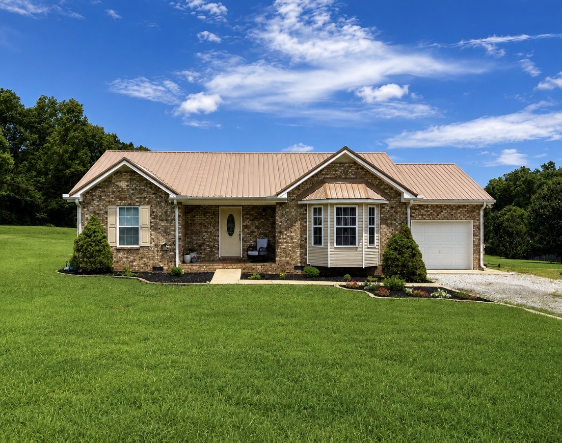 1013 S Tidwell Rd, Bon Aqua, TN 37025