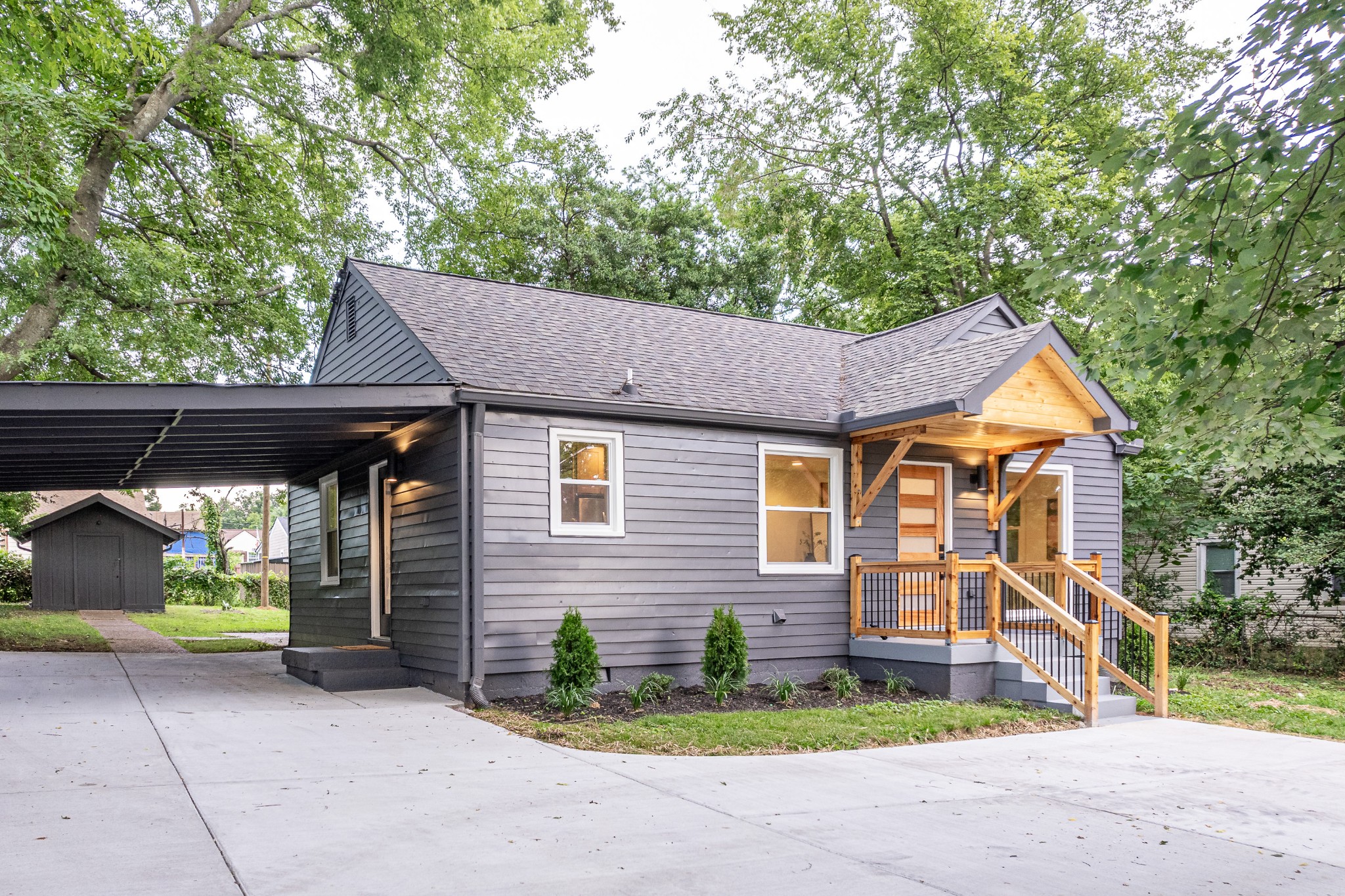 916 Goodbar Dr, Nashville, TN 37217