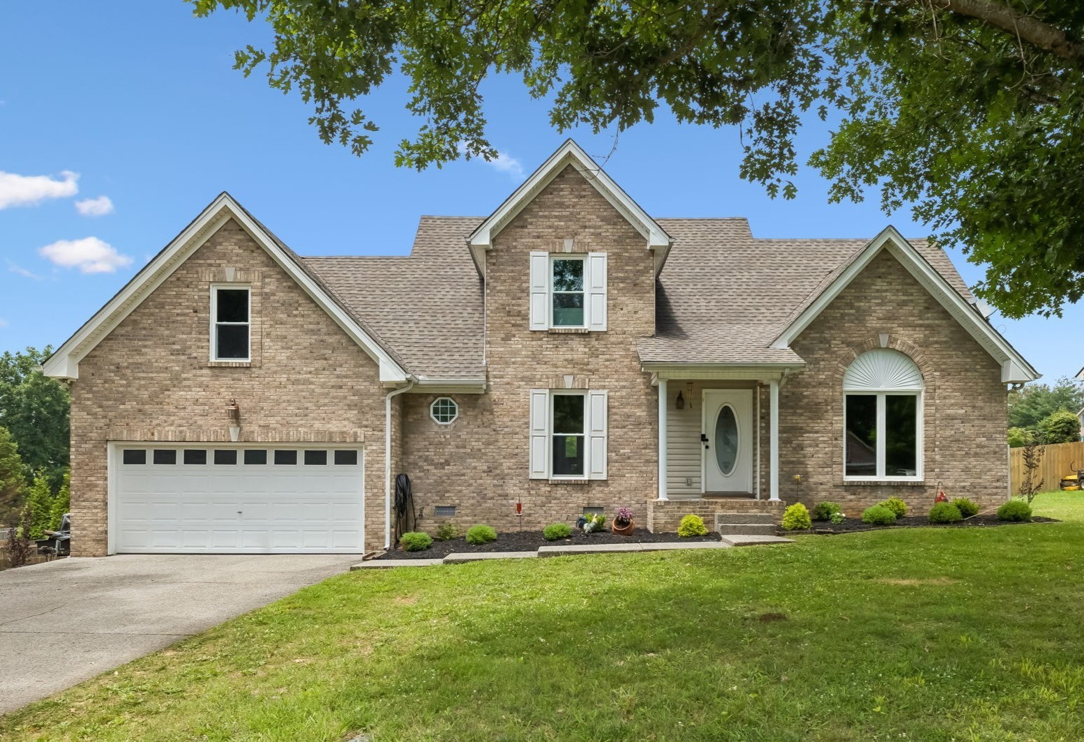 2055 Bon Dr, Greenbrier, TN 37073