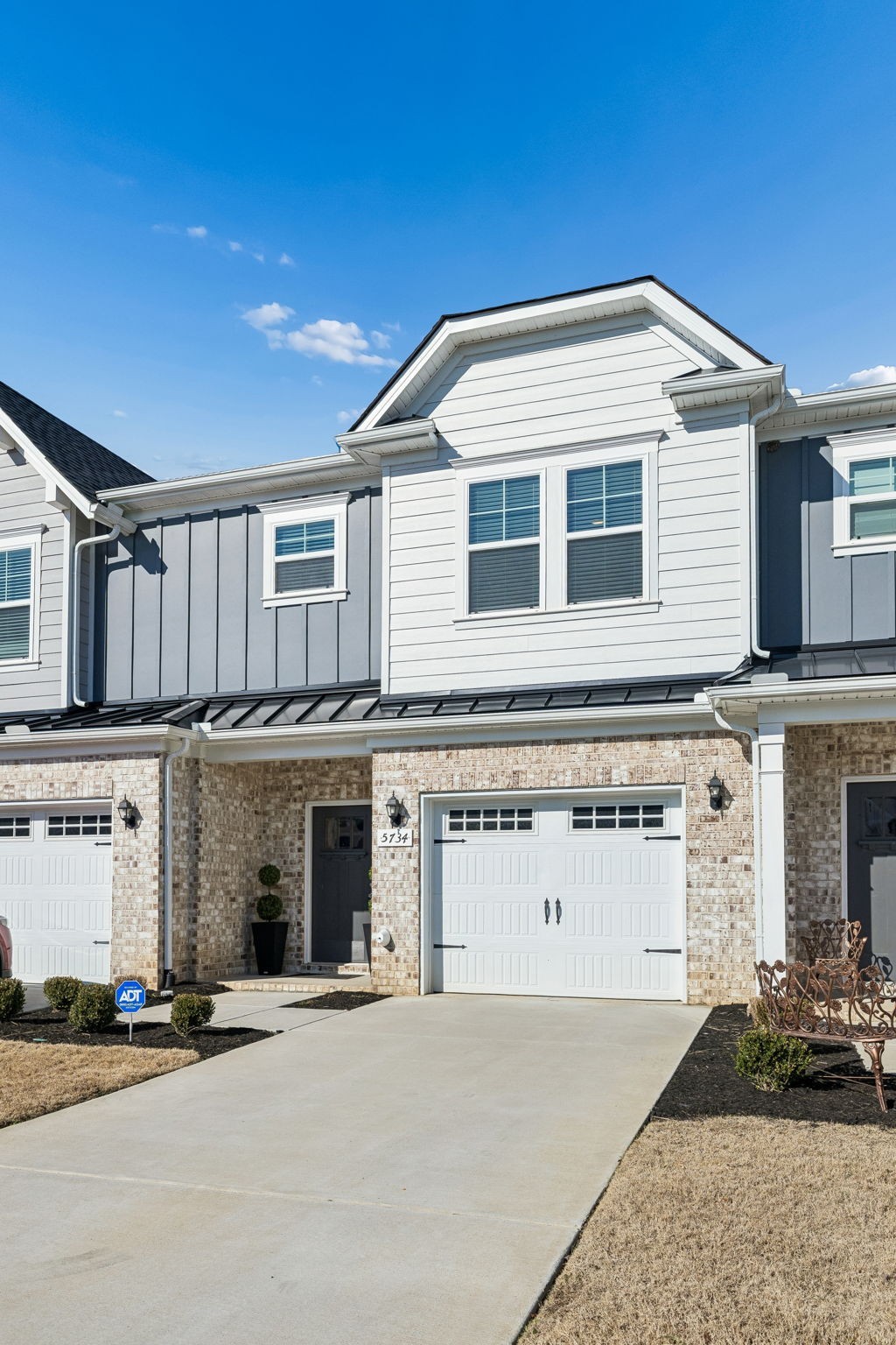 5734 Cloverwood Dr, Rockvale, TN 37153