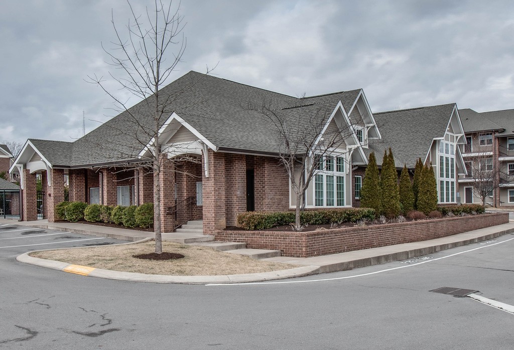 816 Hillview Hts, Nashville, TN 37204