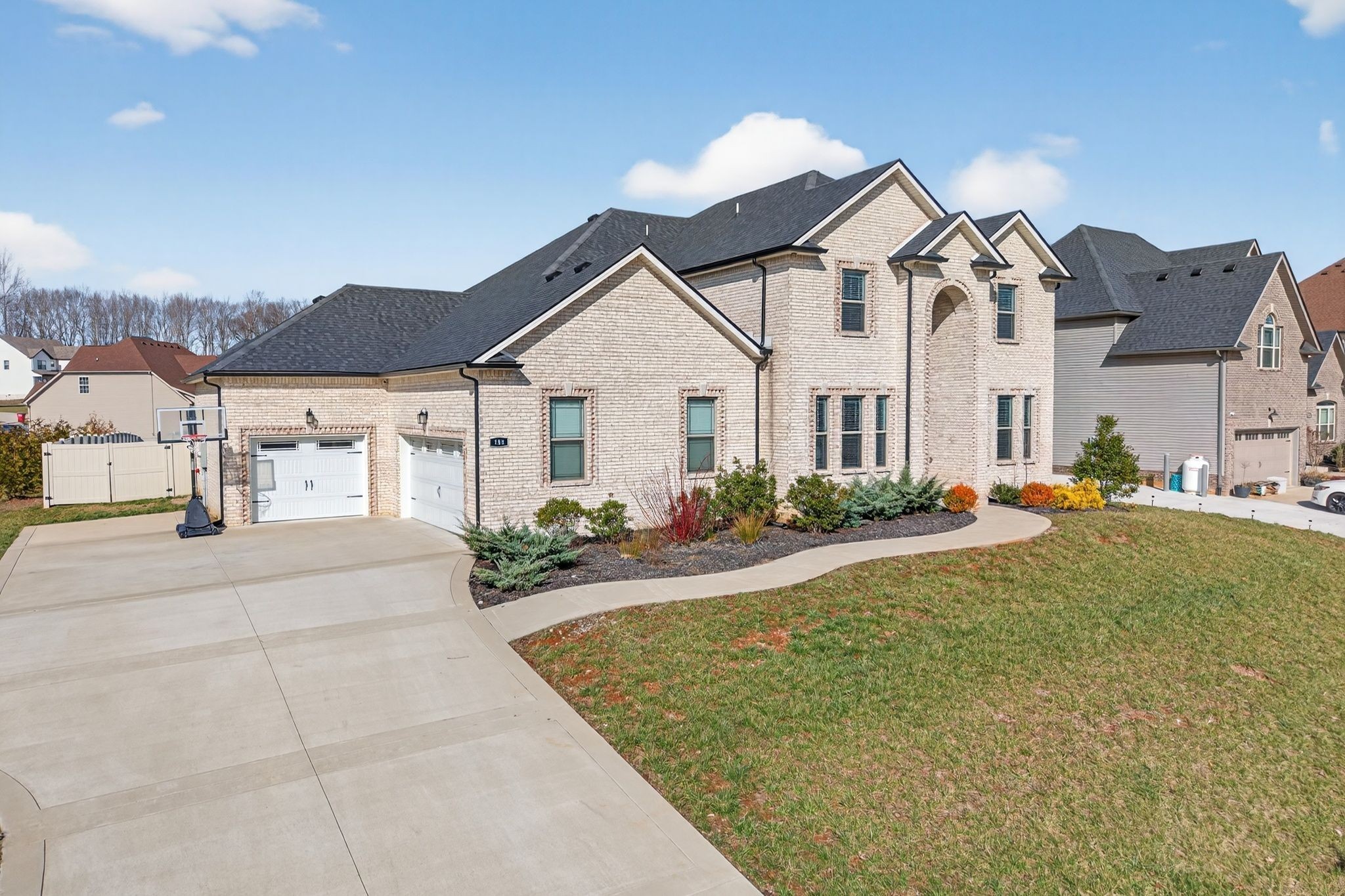 308 Young Ln, Pleasant View, TN 37146