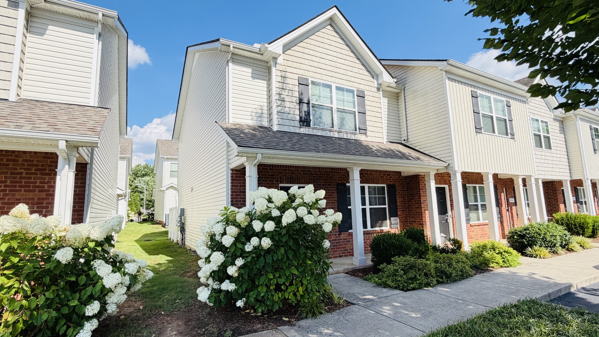 812 Staten Dr, Murfreesboro, TN 37128
