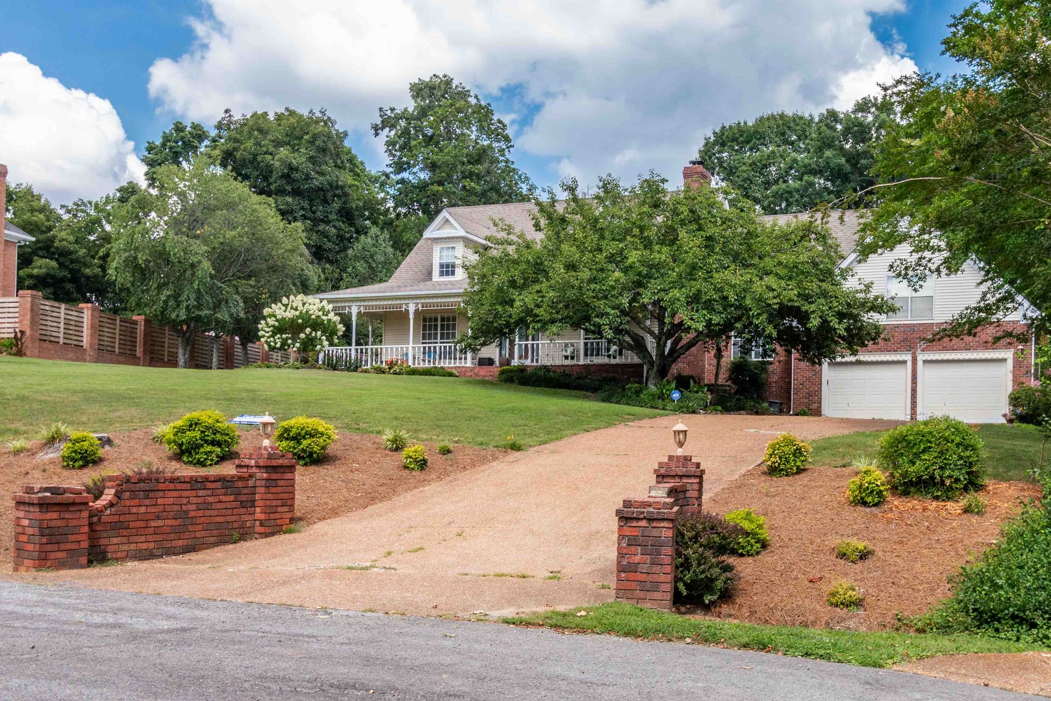 133 Baldridge Dr, Cottontown, TN 37048