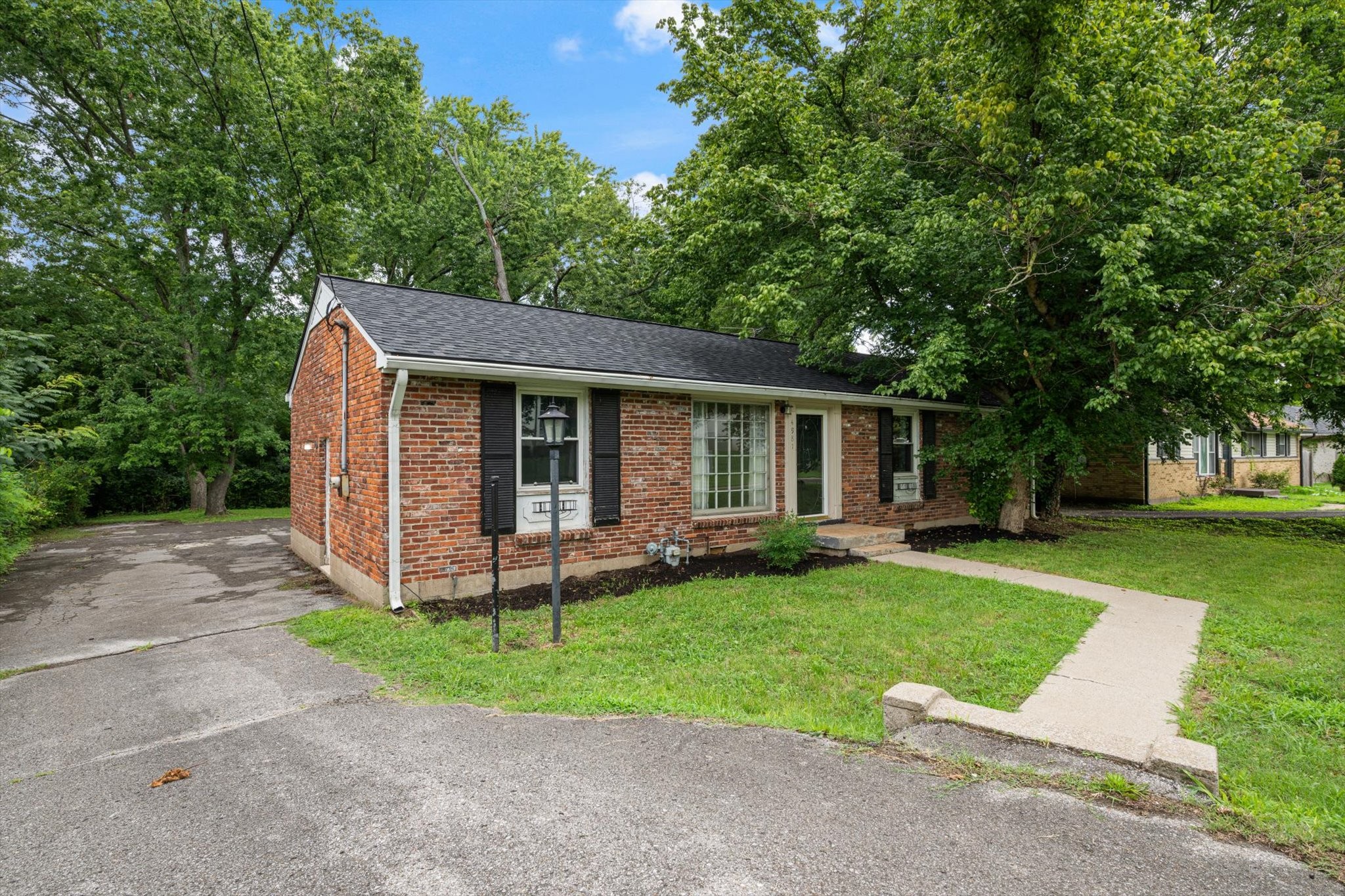 4981 Edmondson Pike, Nashville, TN 37211