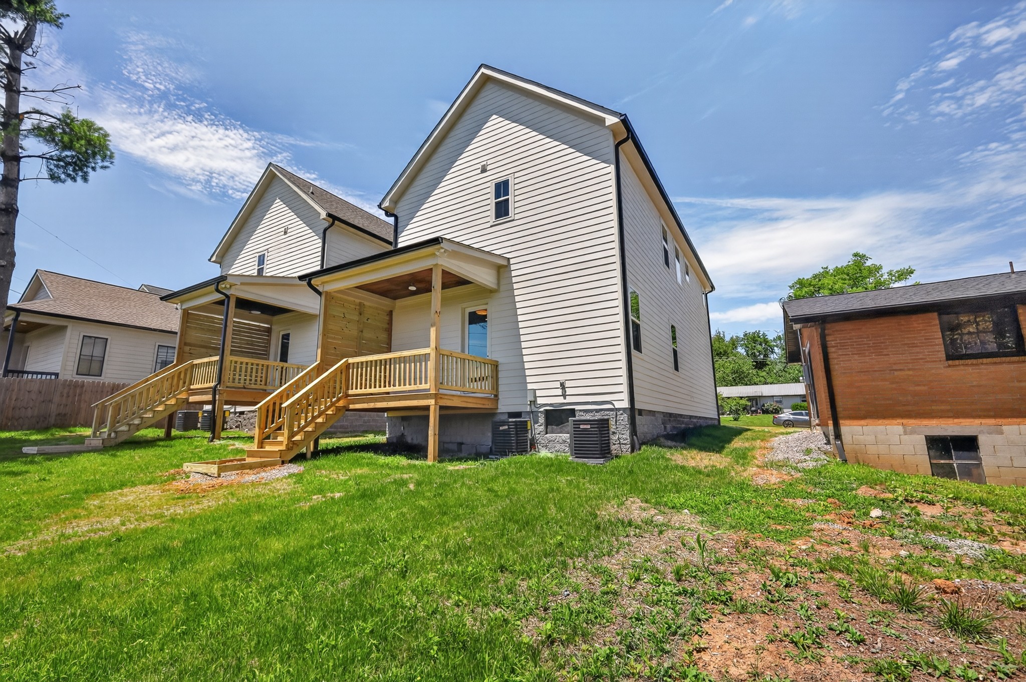 633 Claridge Dr, Nashville, TN 37214