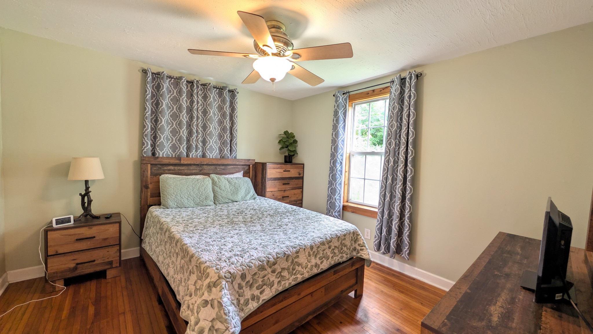 76 E Thompson Ln, Nashville, TN 37211