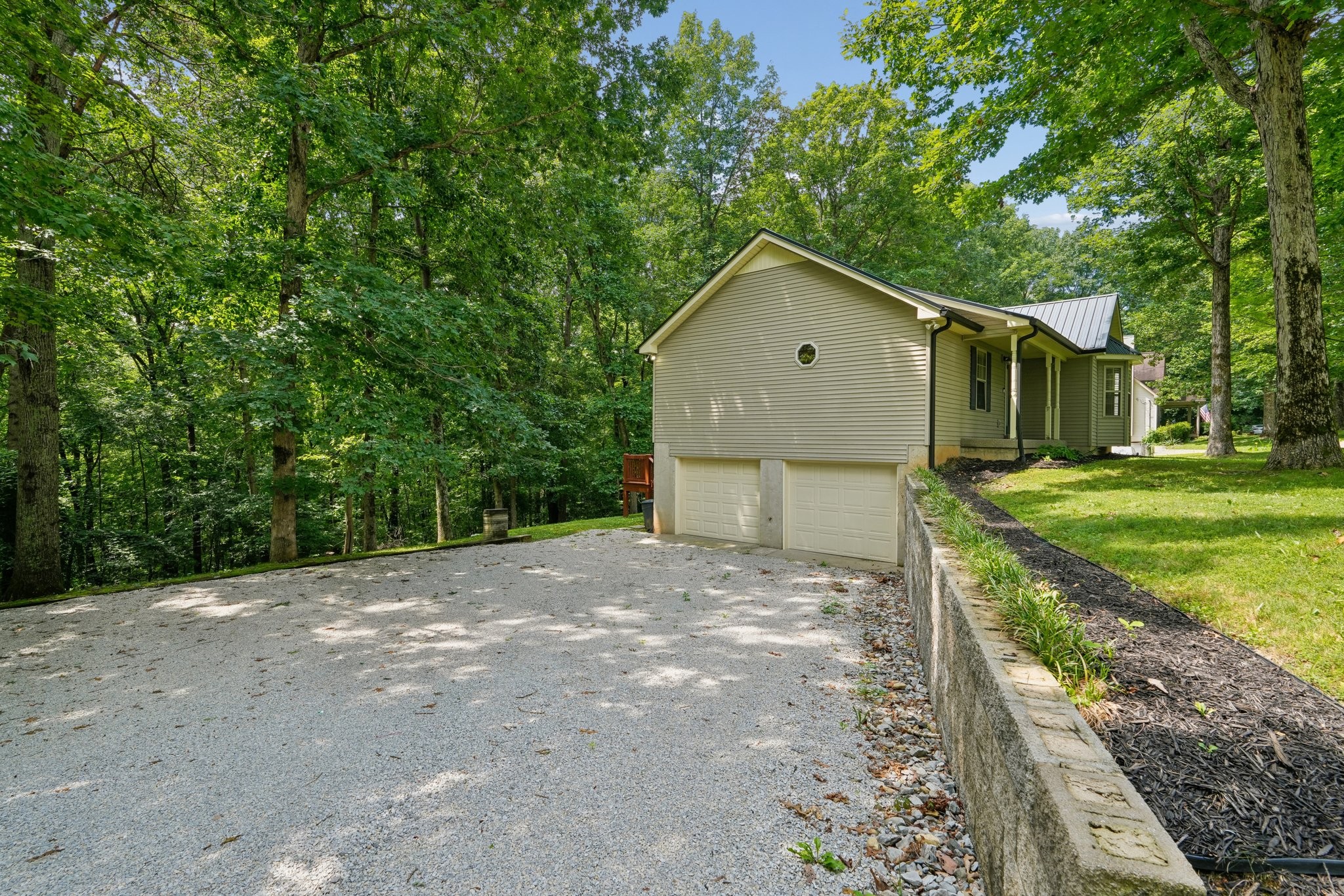 1174 Anna Rebecca Ct, Kingston Springs, TN 37082