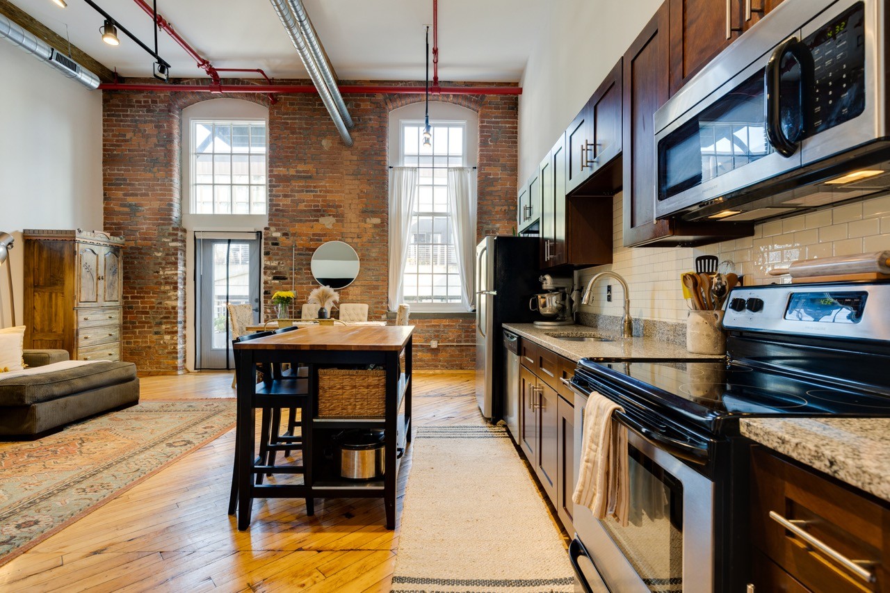 1350 Rosa L Parks Blvd #365, Nashville, TN 37208