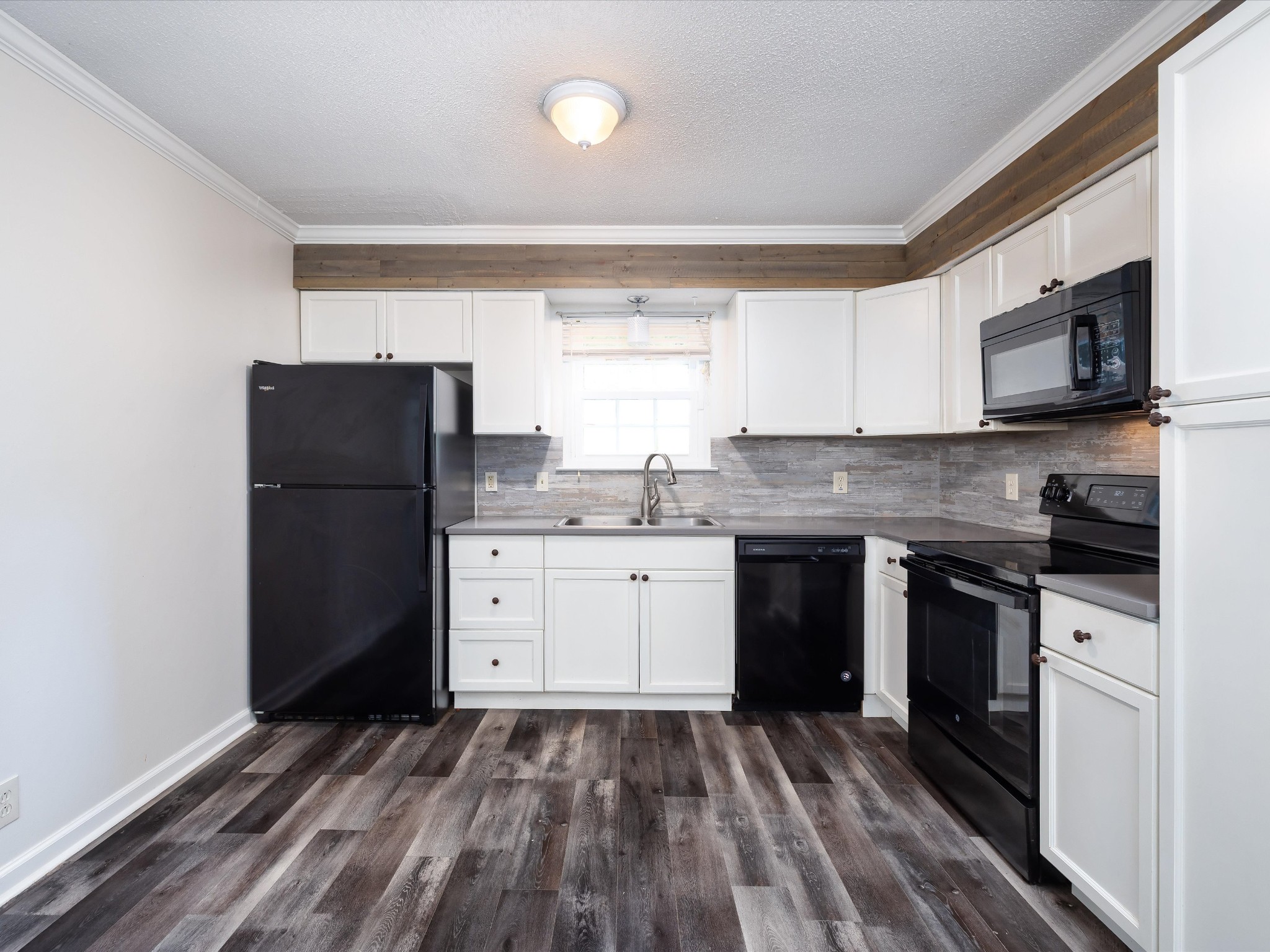 7768 Sawyer Brown Rd, Nashville, TN 37221