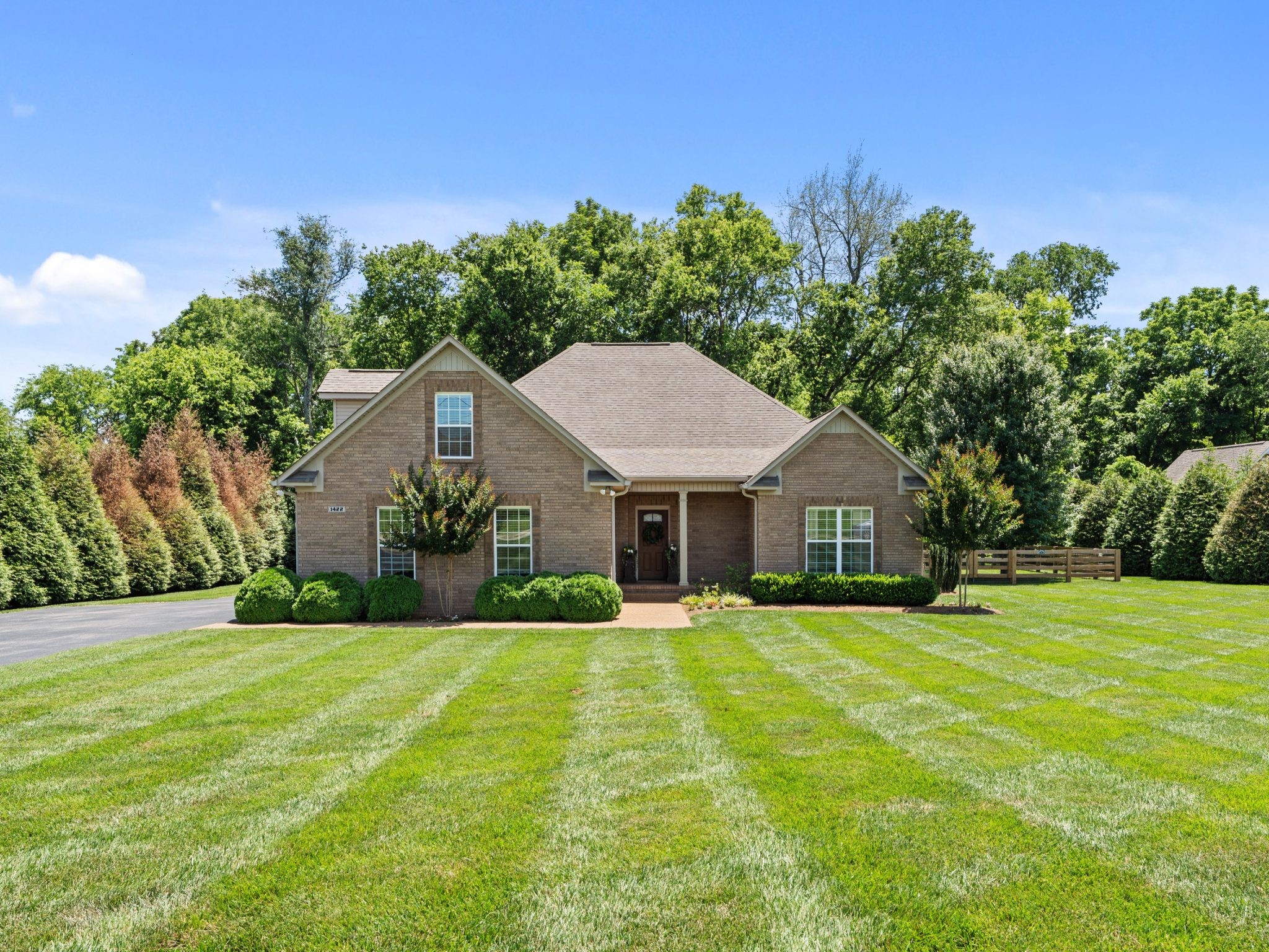 1422 Polo Fields Ln, Columbia, TN 38401