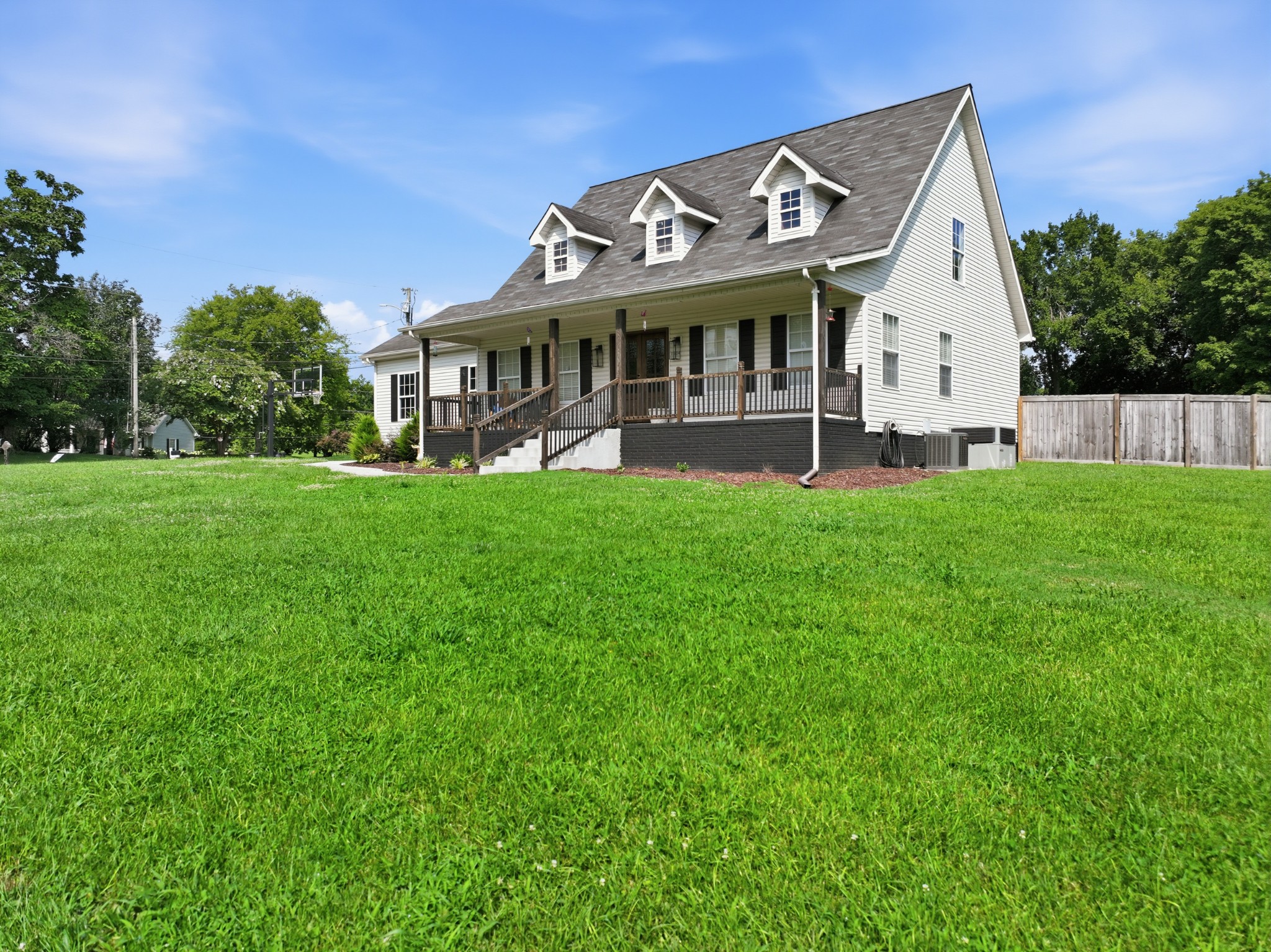 1504 Bradshaw Dr, Columbia, TN 38401