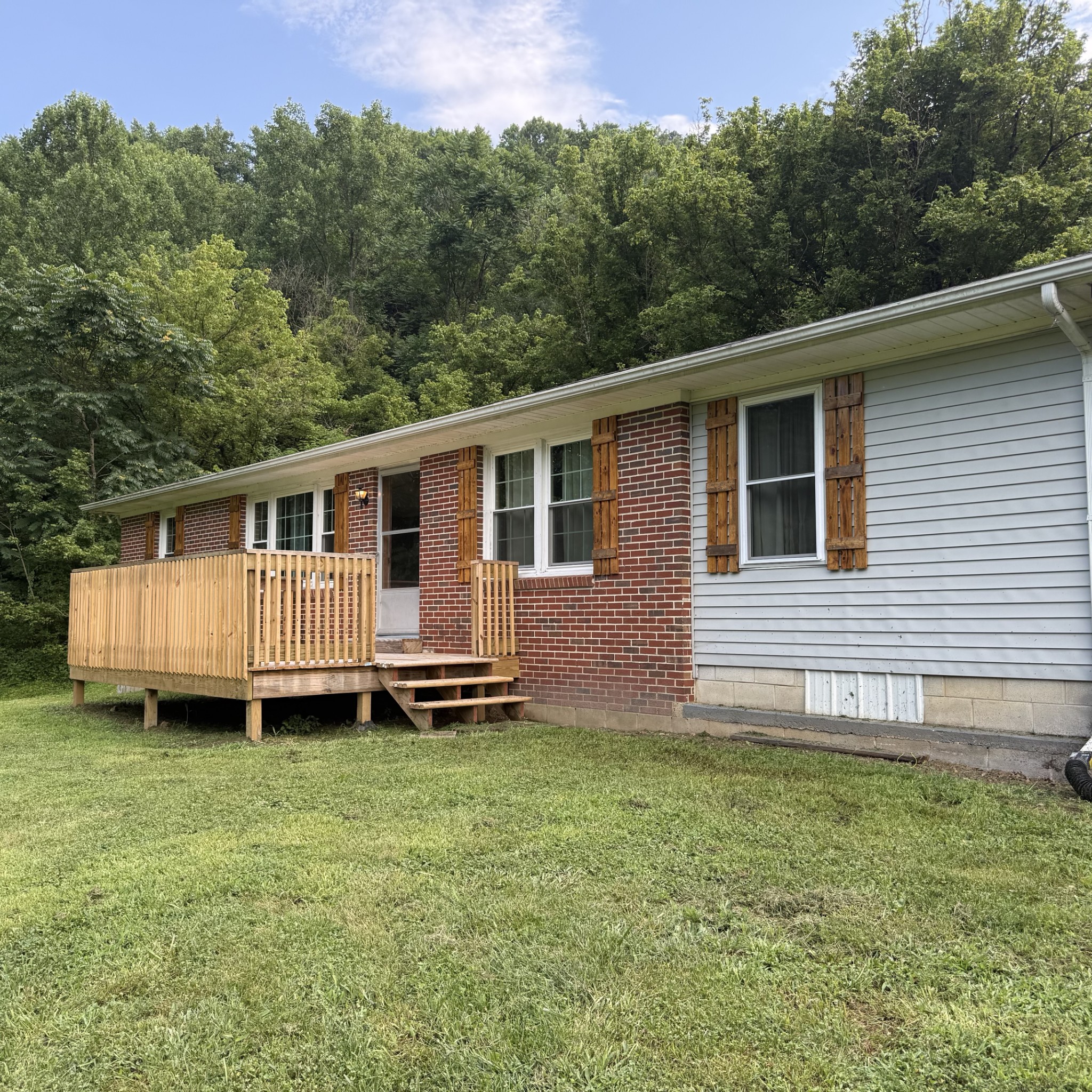 2625 Wartrace Hwy, Pleasant Shade, TN 37145