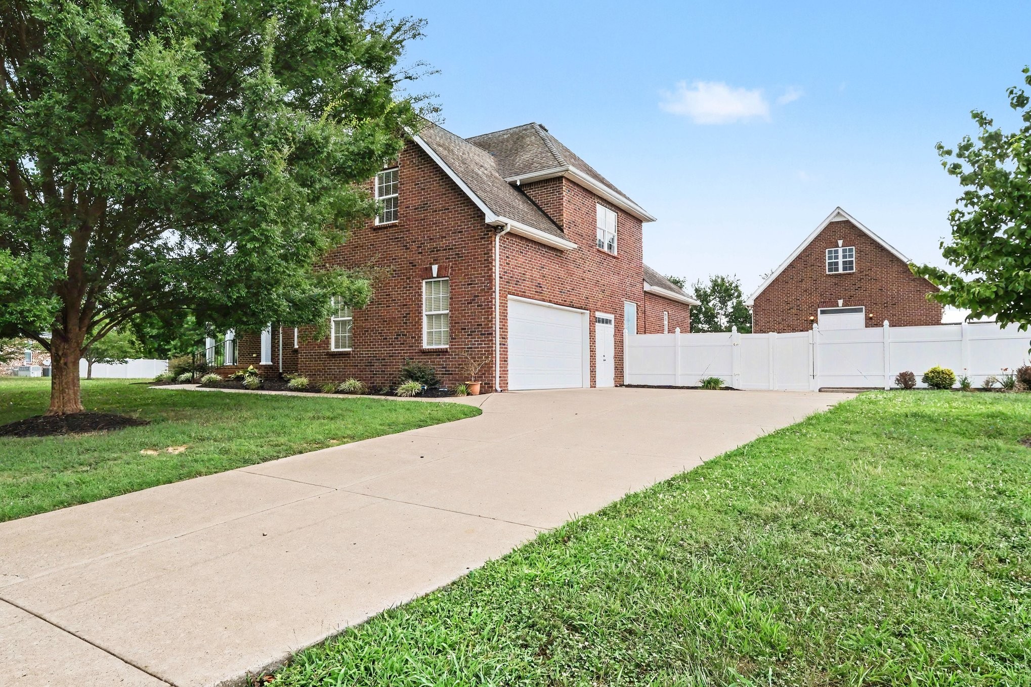 214 Jon Paul Ct, Murfreesboro, TN 37128