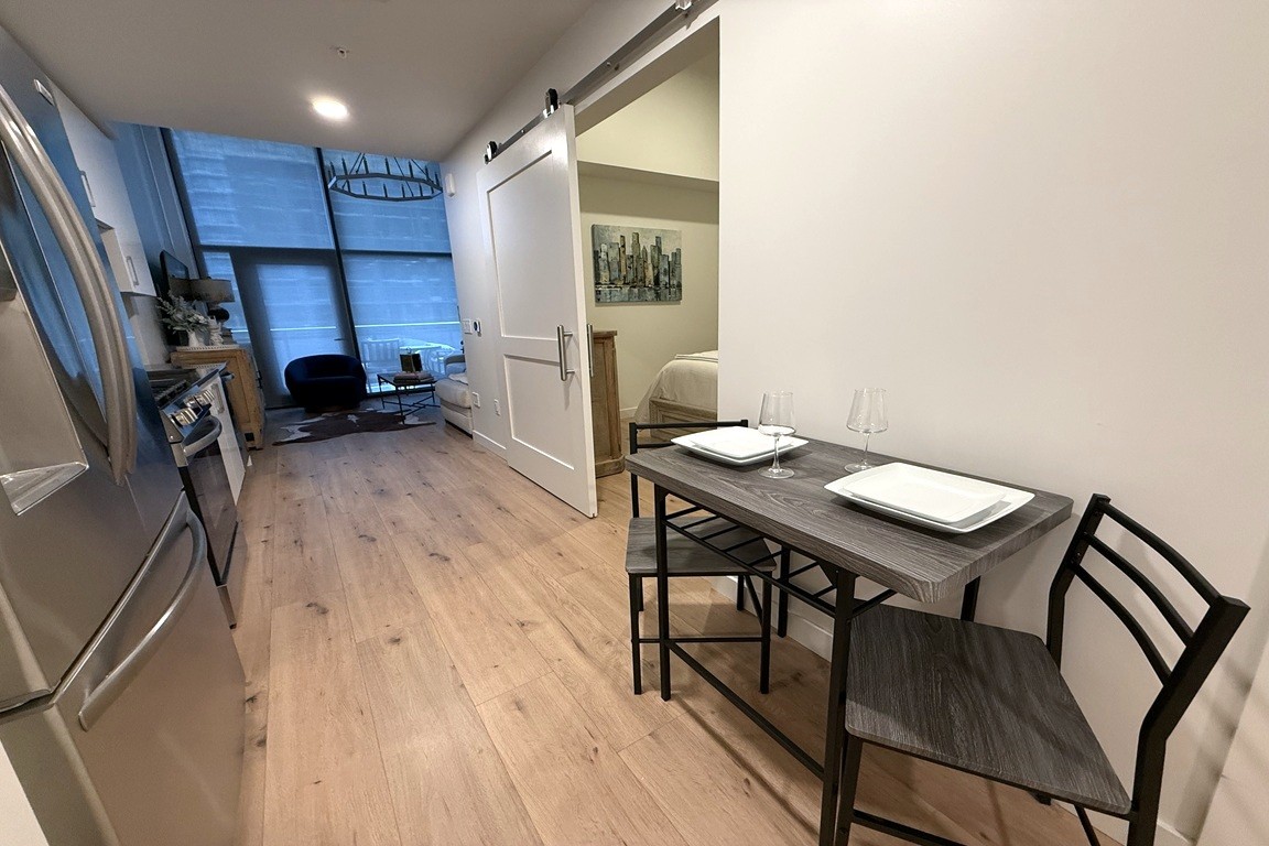 1212 Demonbreun St #606, Nashville, TN 37203