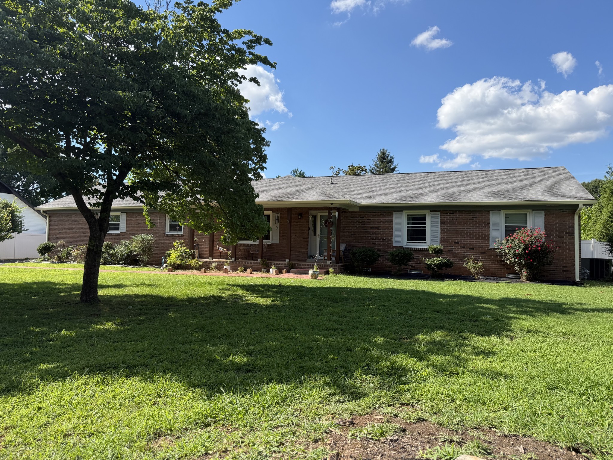 5042 Creekside Dr, Murfreesboro, TN 37128