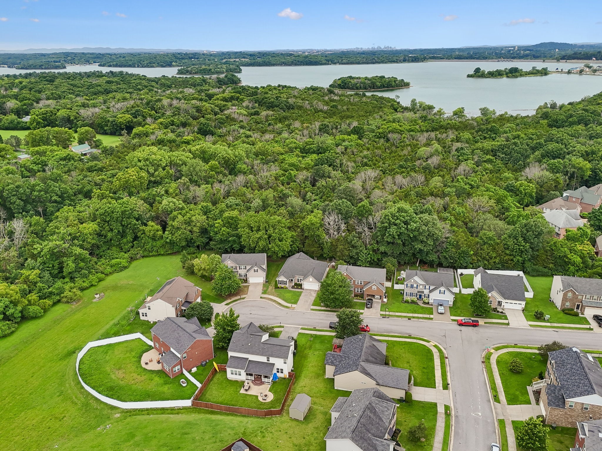 2909 Cherrybark Ct, Hermitage, TN 37076