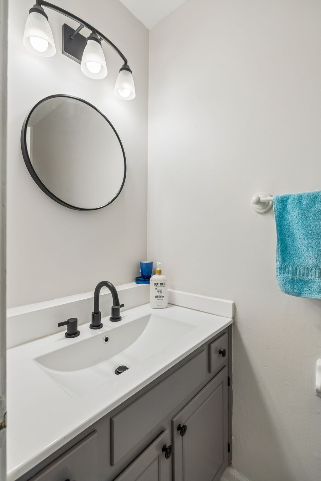 3555 Gondola Dr, Antioch, TN 37013