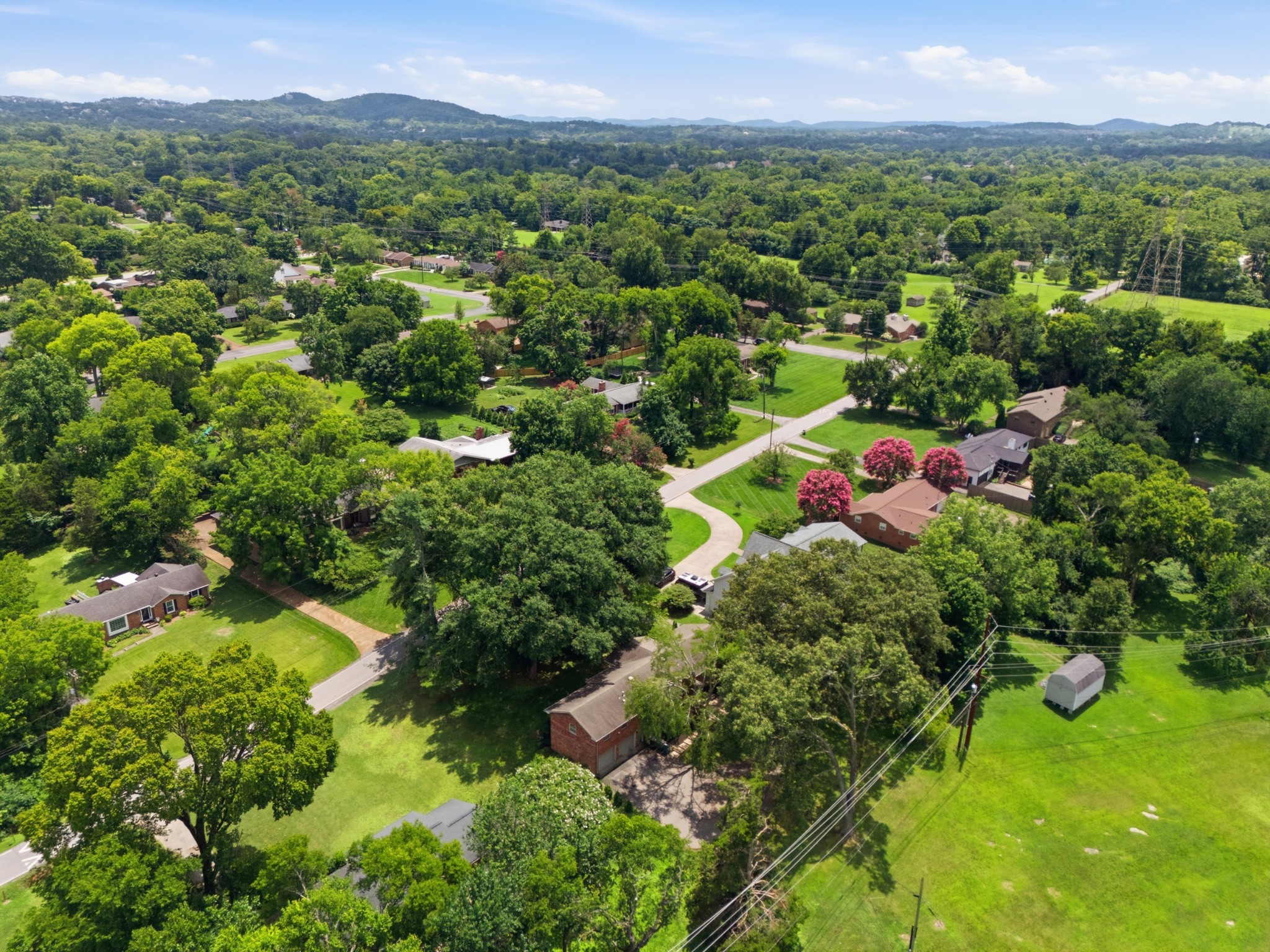 5329 Overton Rd, Nashville, TN 37220