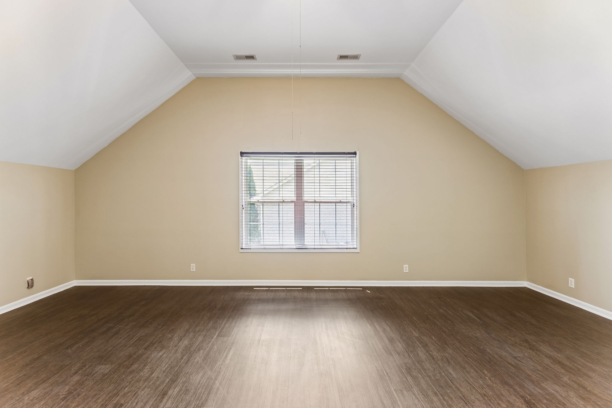 107 Camden Ct N, Hendersonville, TN 37075