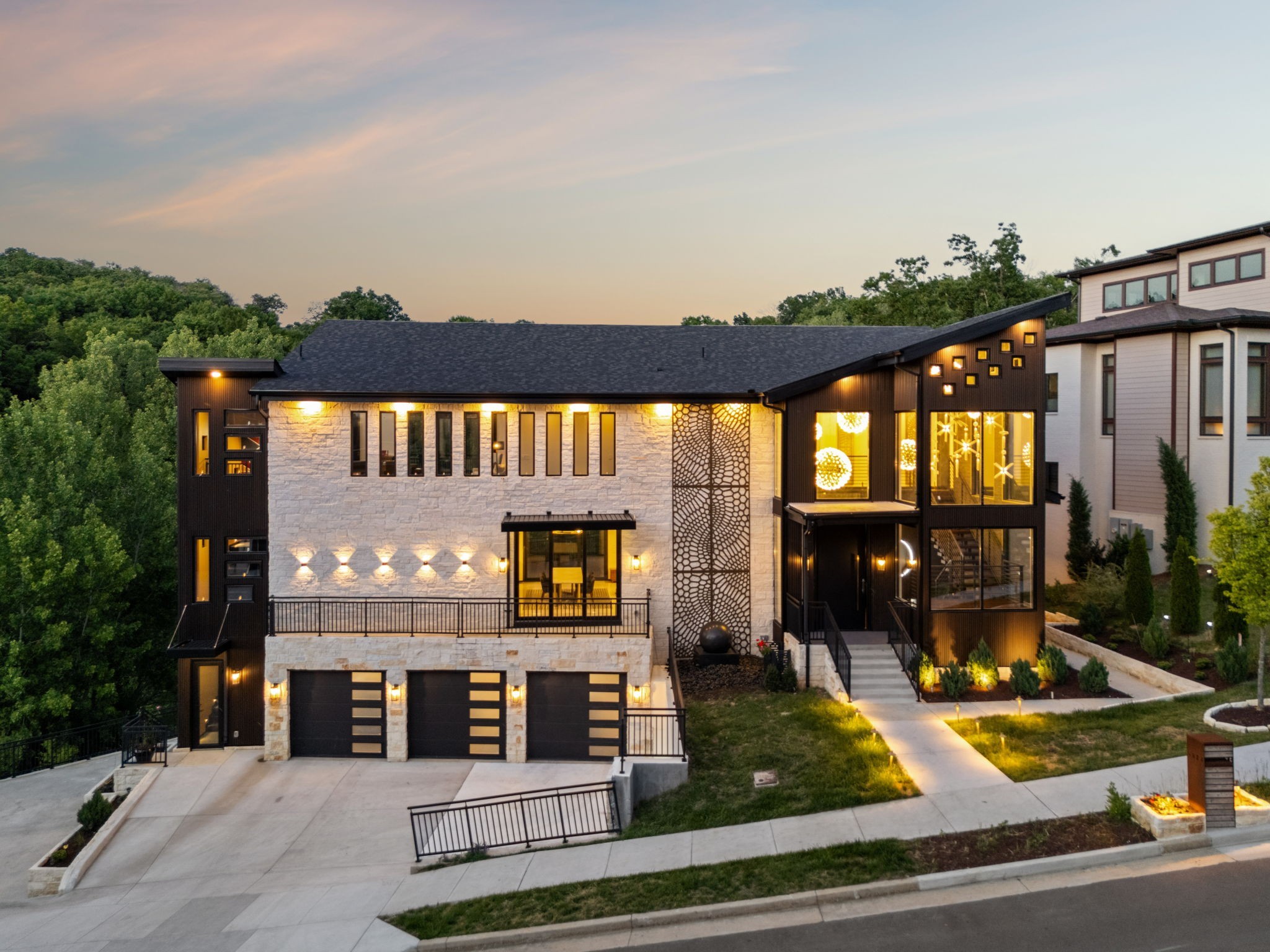 5824 Woodland Hills Dr, Nashville, TN 37211
