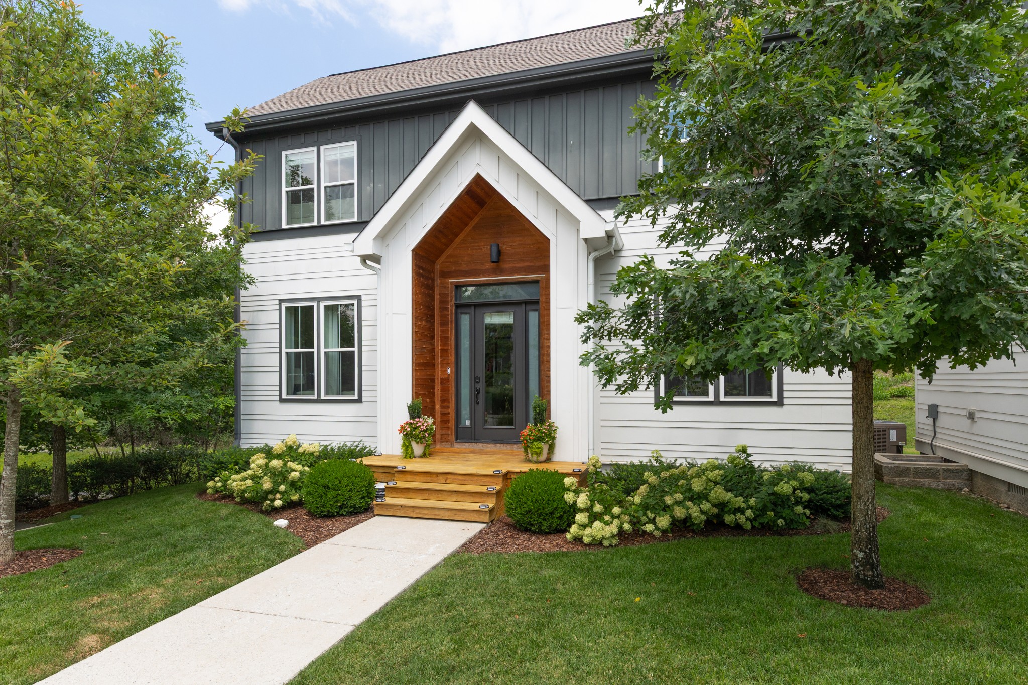 646 Nashua Ln, Nashville, TN 37209