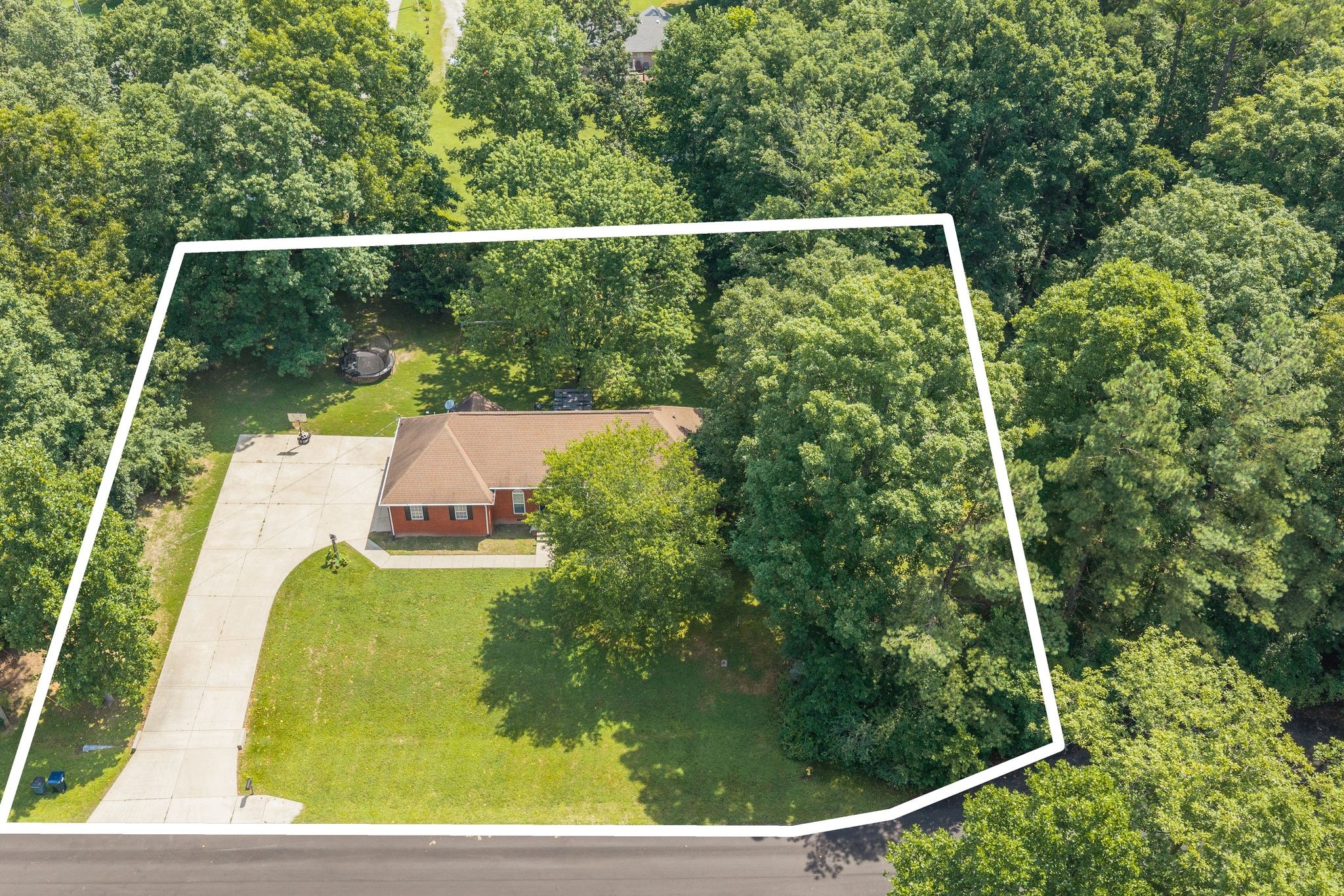 1033 Johnston Dr, White Bluff, TN 37187