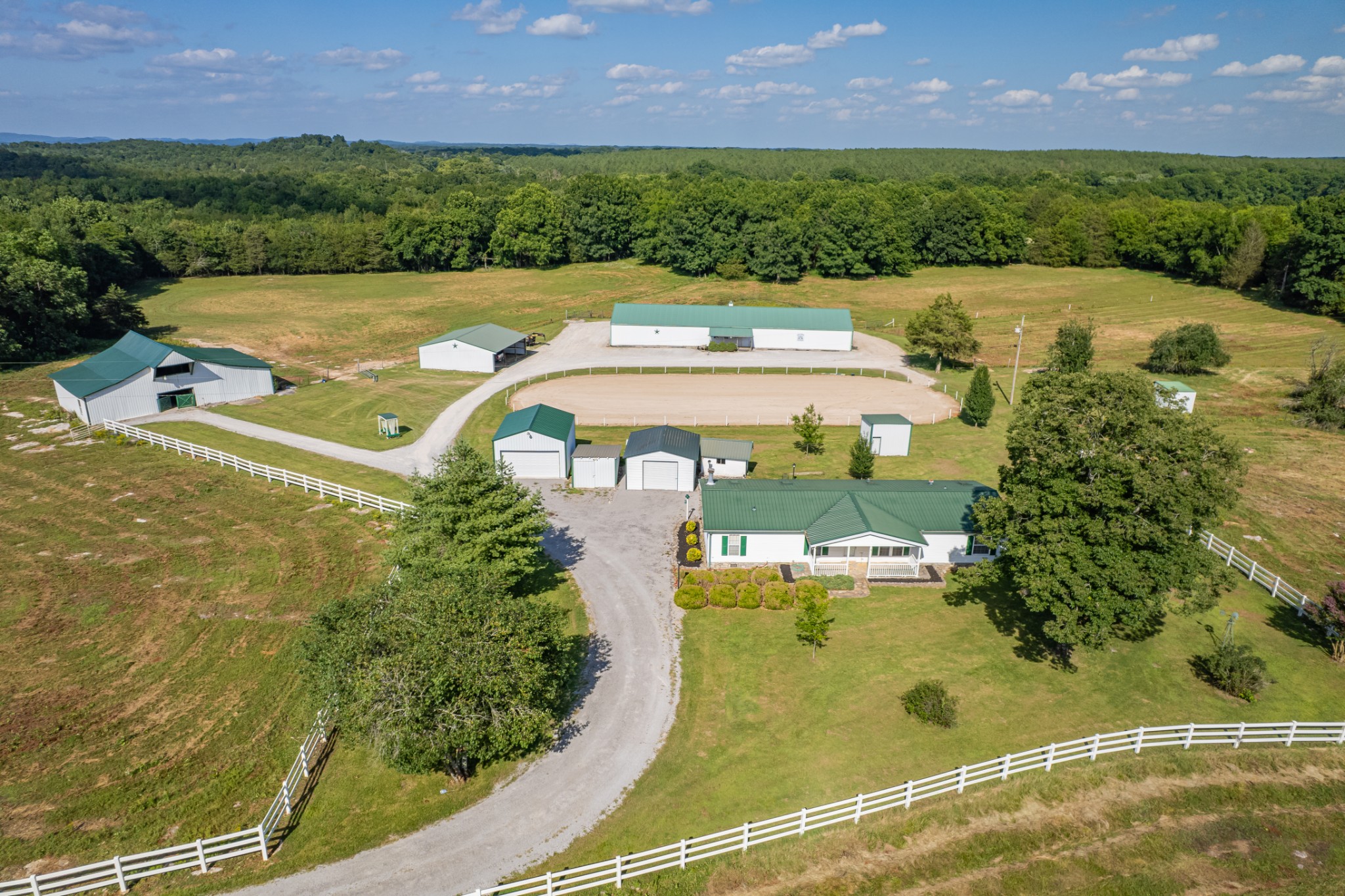 2141 Carpenter Bridge Rd, Columbia, TN 38401