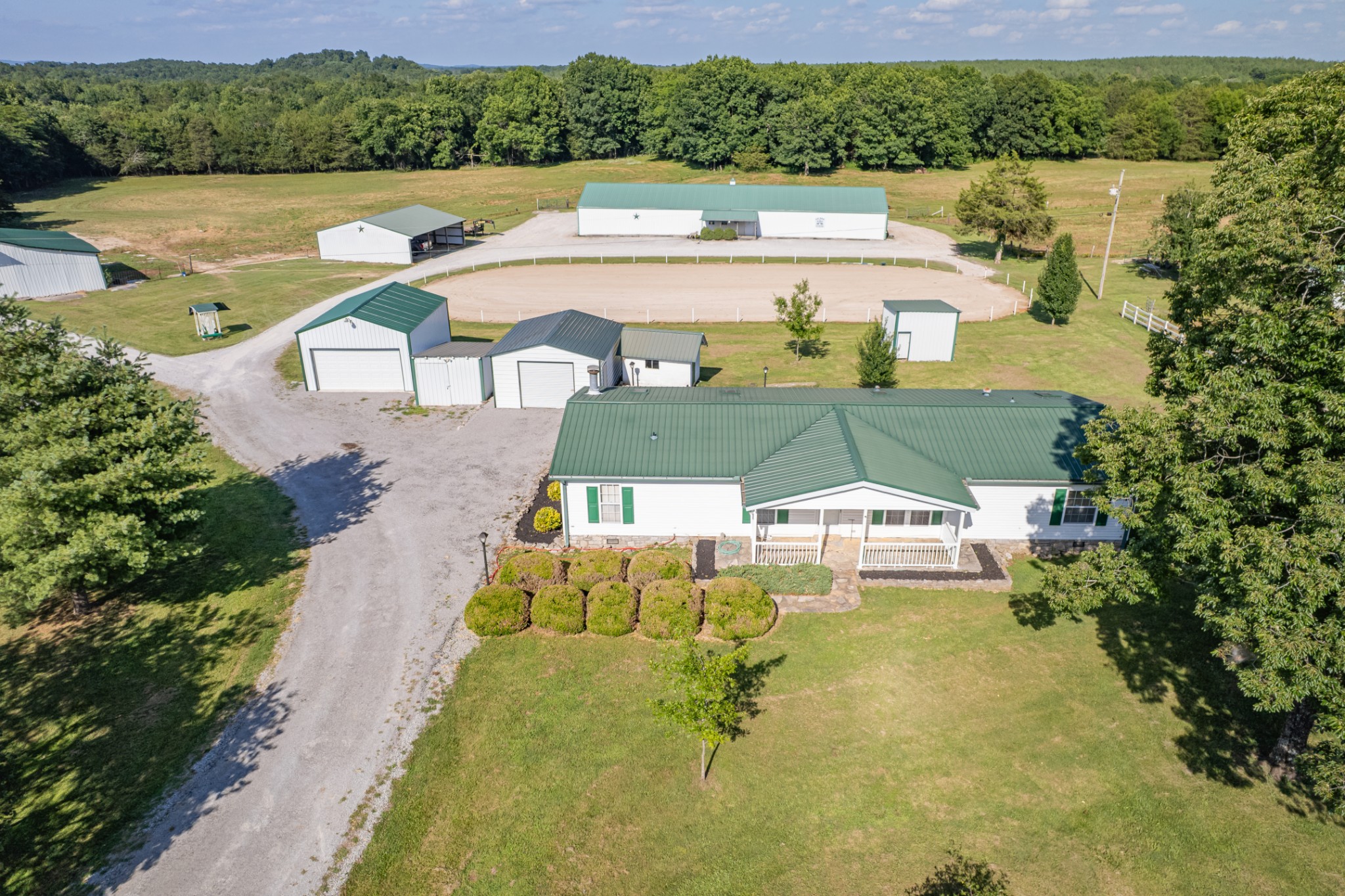 2141 Carpenter Bridge Rd, Columbia, TN 38401