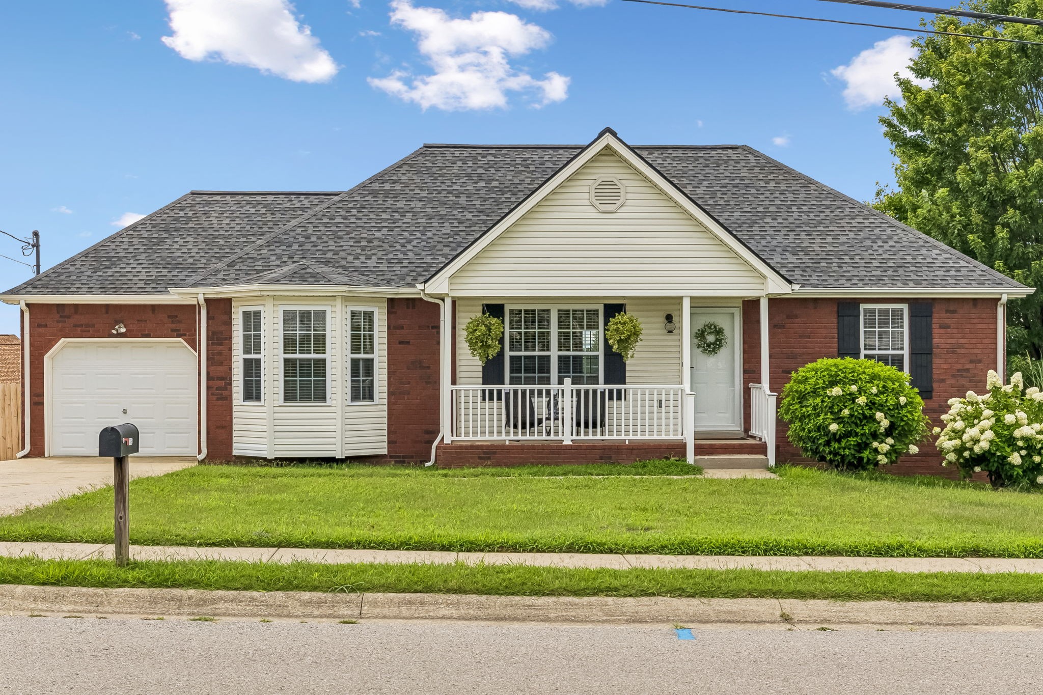 1066 Windtree Trce, Mount Juliet, TN 37122