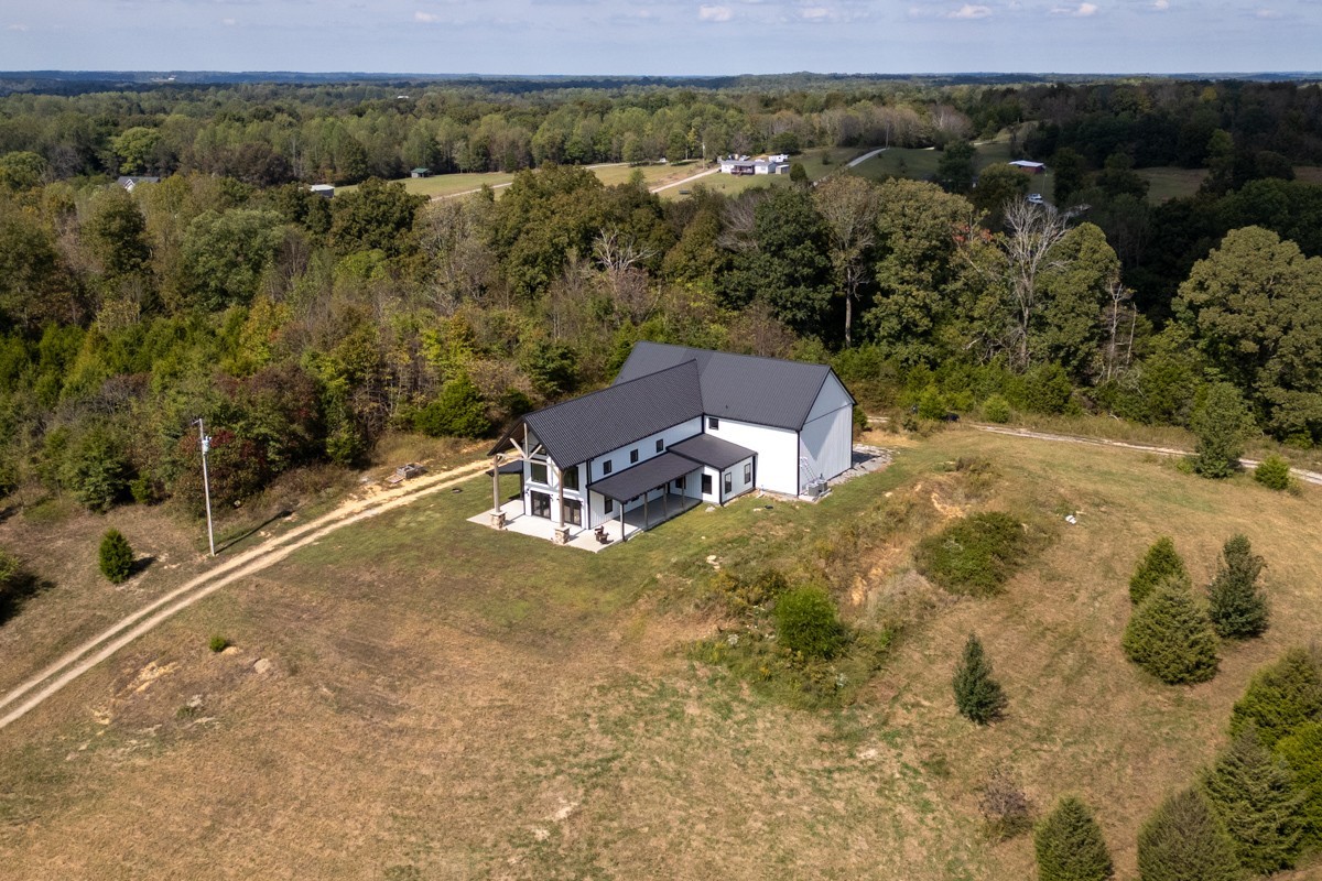 4467 Old Highway 52 E, Westmoreland, TN 37186