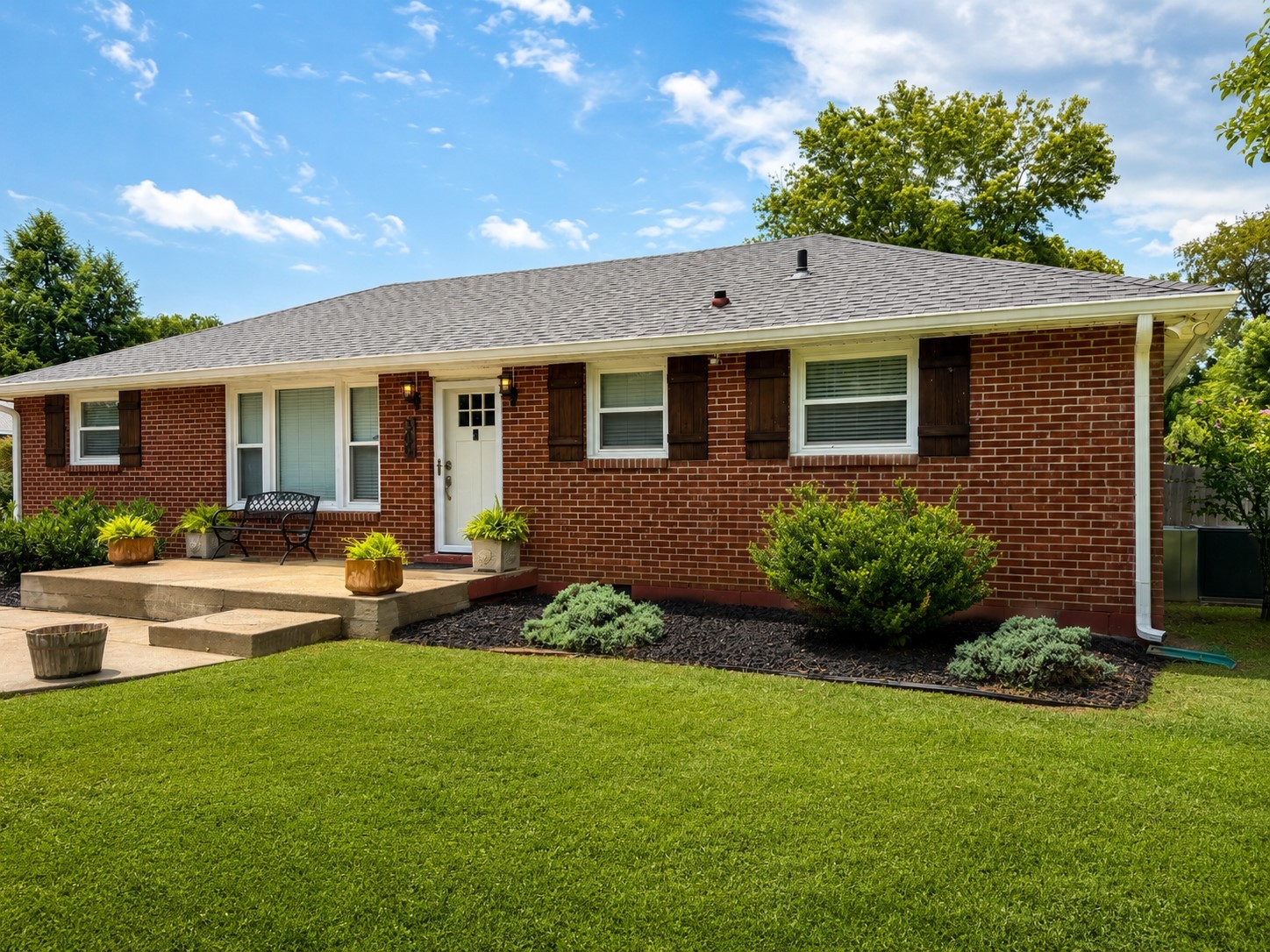 300 Clearview Dr, Smyrna, TN 37167