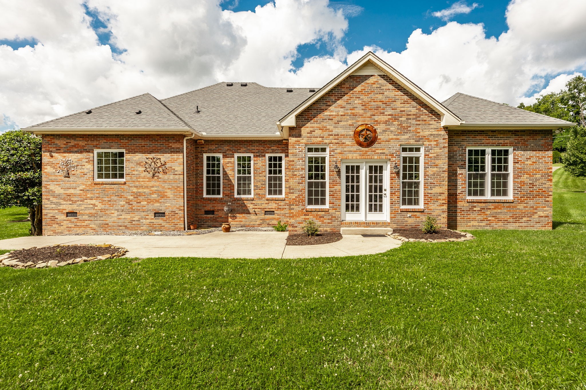 1006 Stafford Ct, Hendersonville, TN 37075