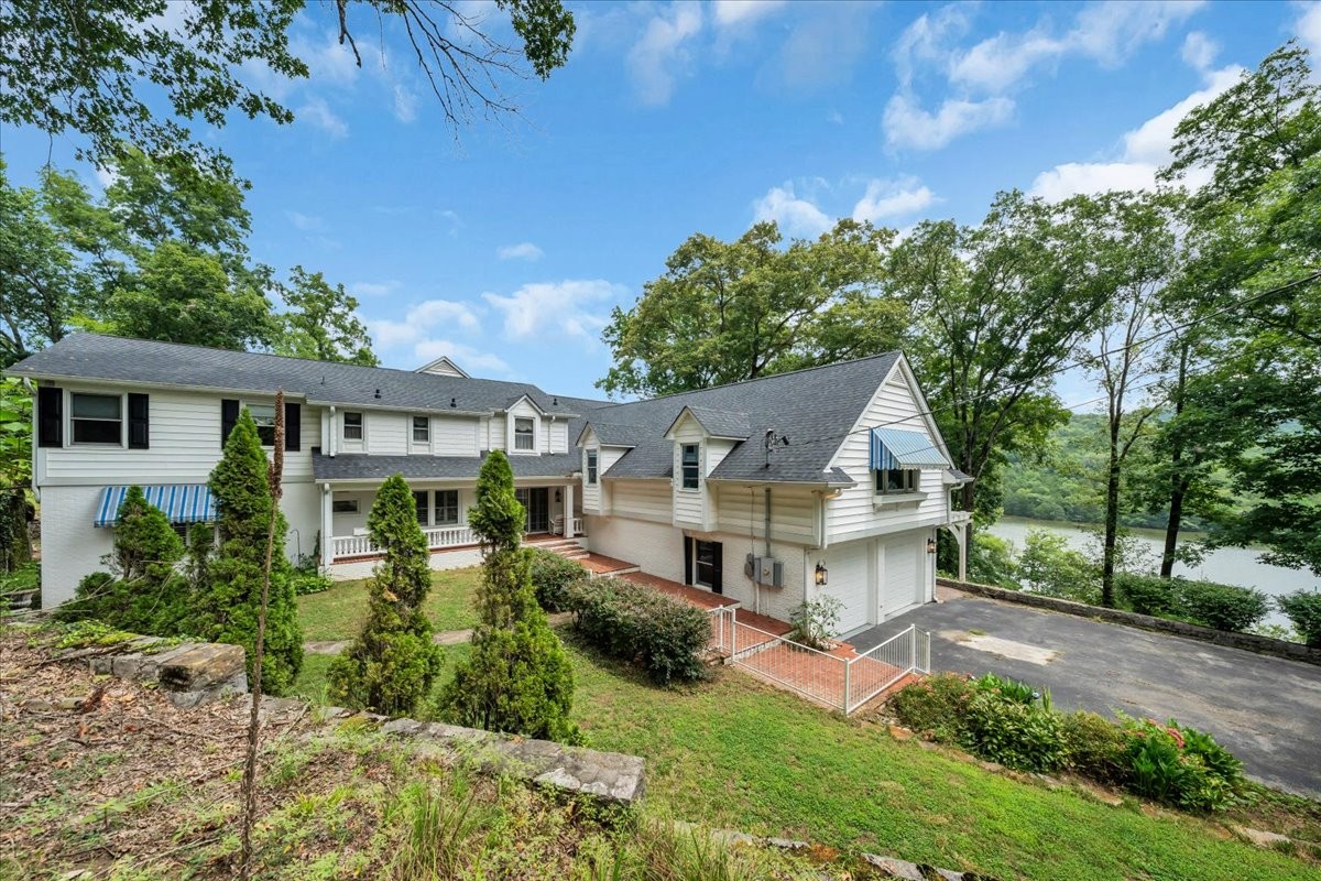 30 Lampley Ln, Chestnut Mound, TN 38552