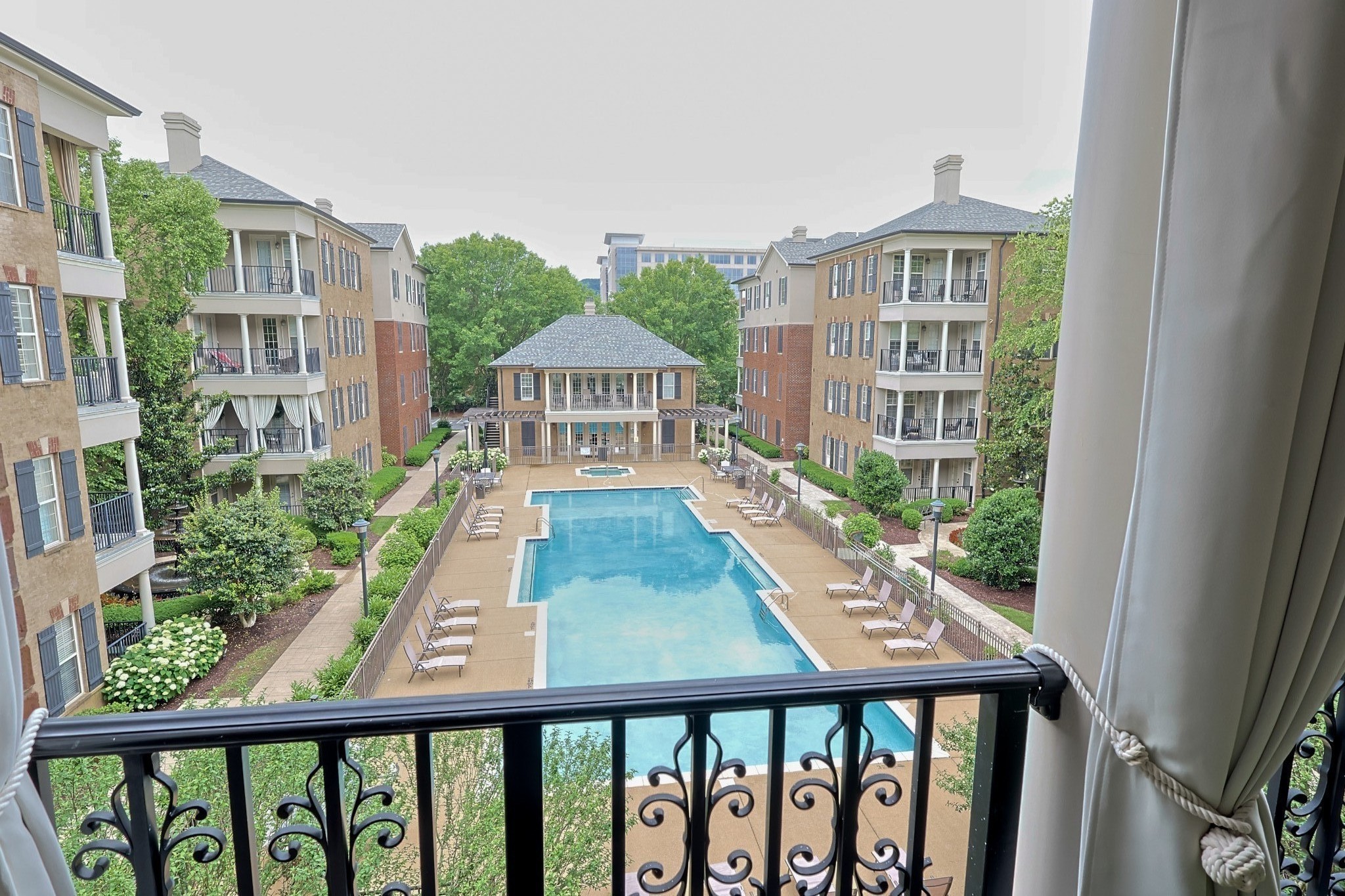 307 Seven Springs Way #304, Brentwood, TN 37027