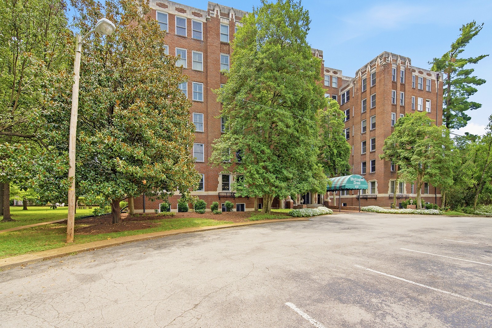 4225 Harding Pike #606, Nashville, TN 37205