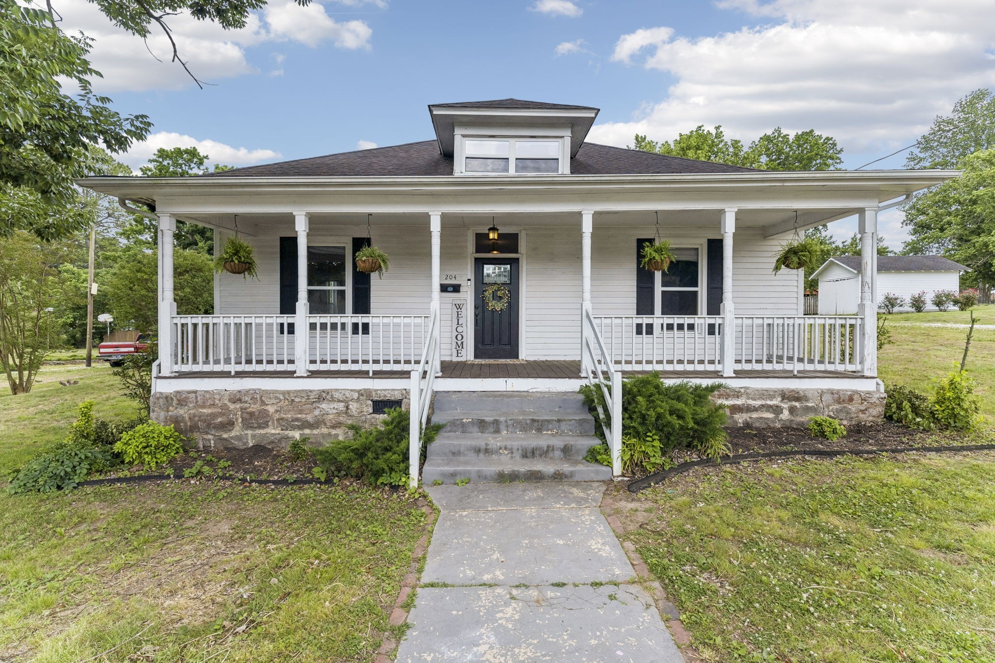 204 Jefferson Ave E, Carthage, TN 37030