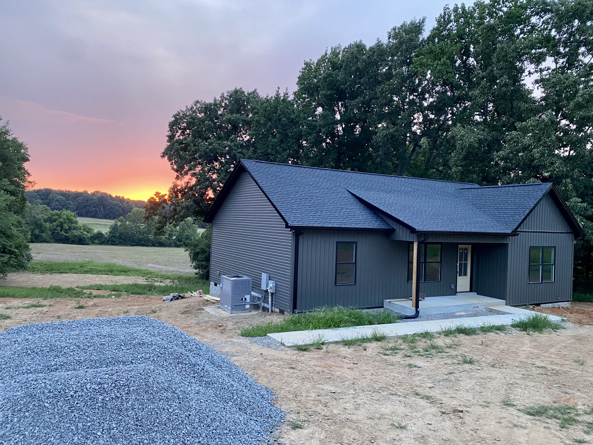 435 Blackey Bandy Rd, Bethpage, TN 37022