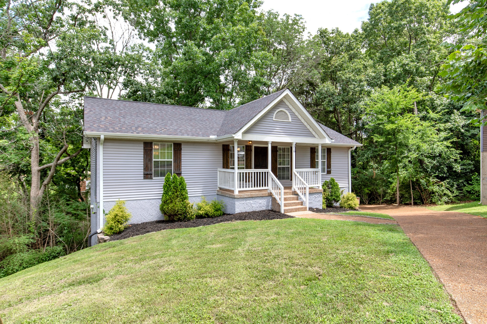 516 Ashlawn Cir, Nashville, TN 37211
