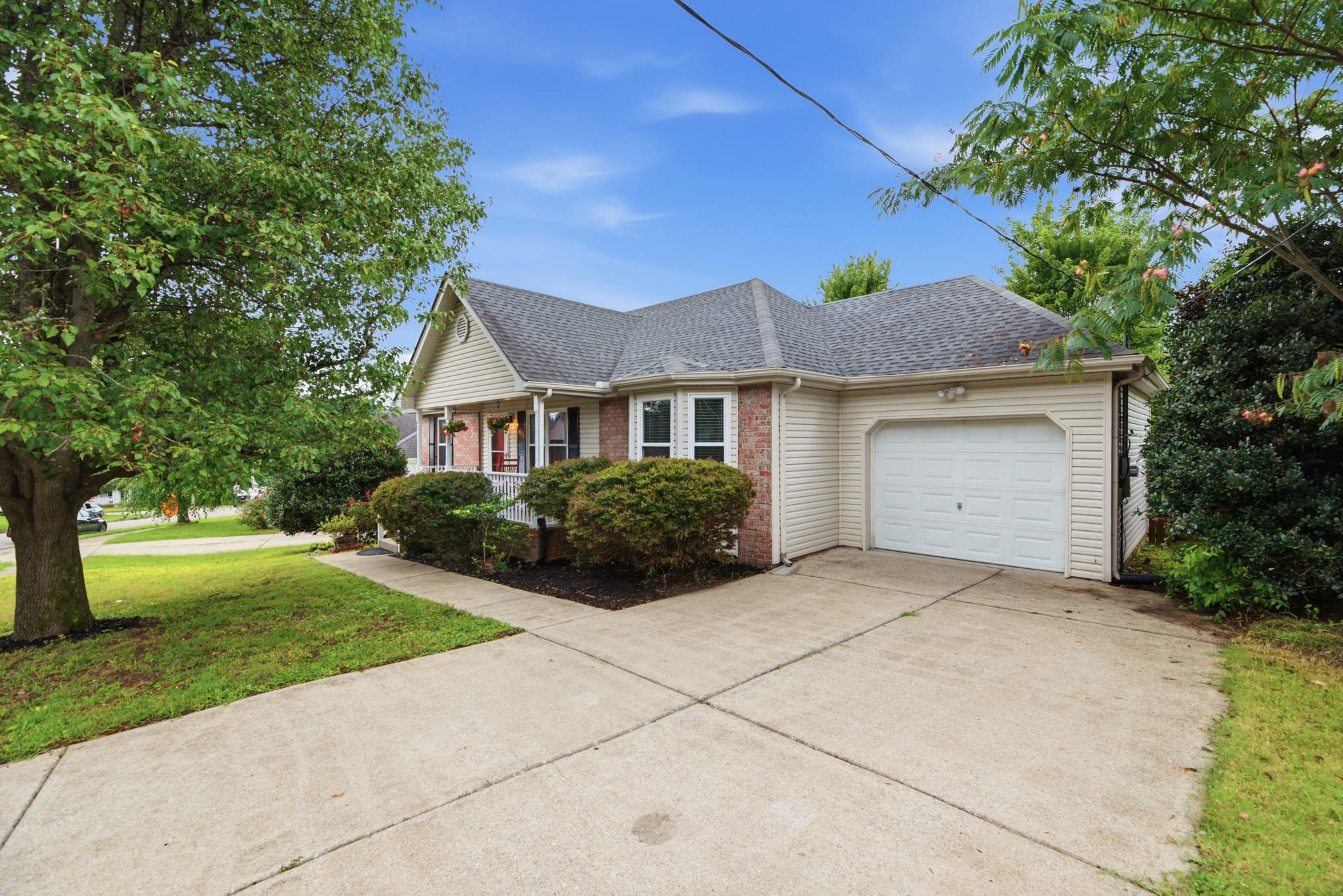 1029 Saddlestone Dr, Hermitage, TN 37076