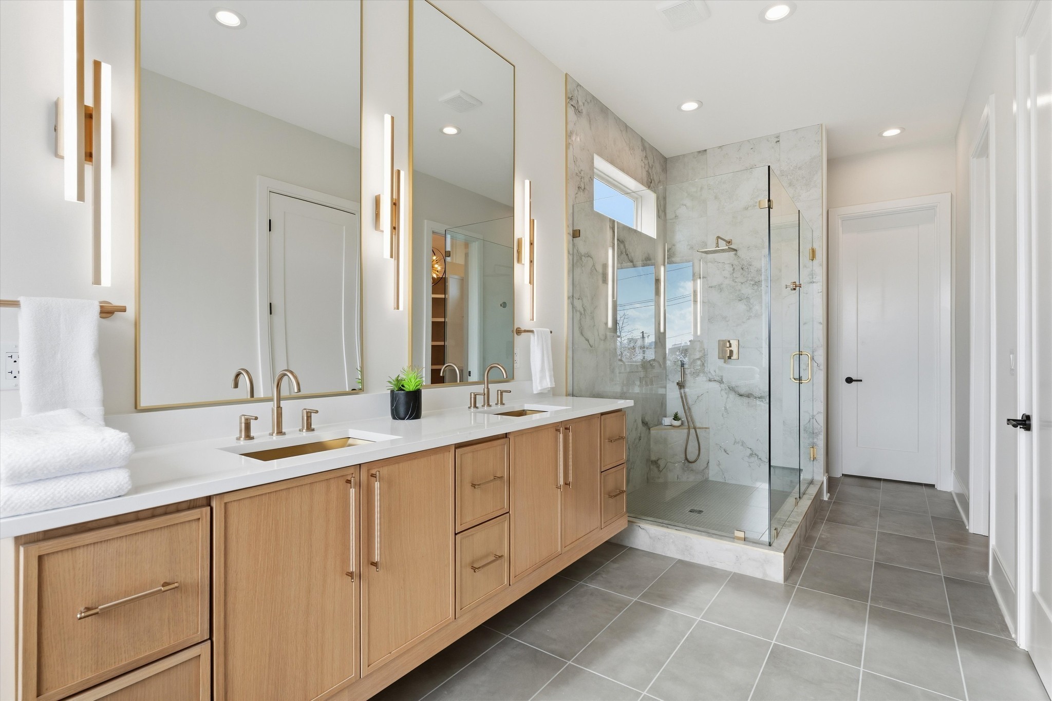 421 Monticello St, Nashville, TN 37207