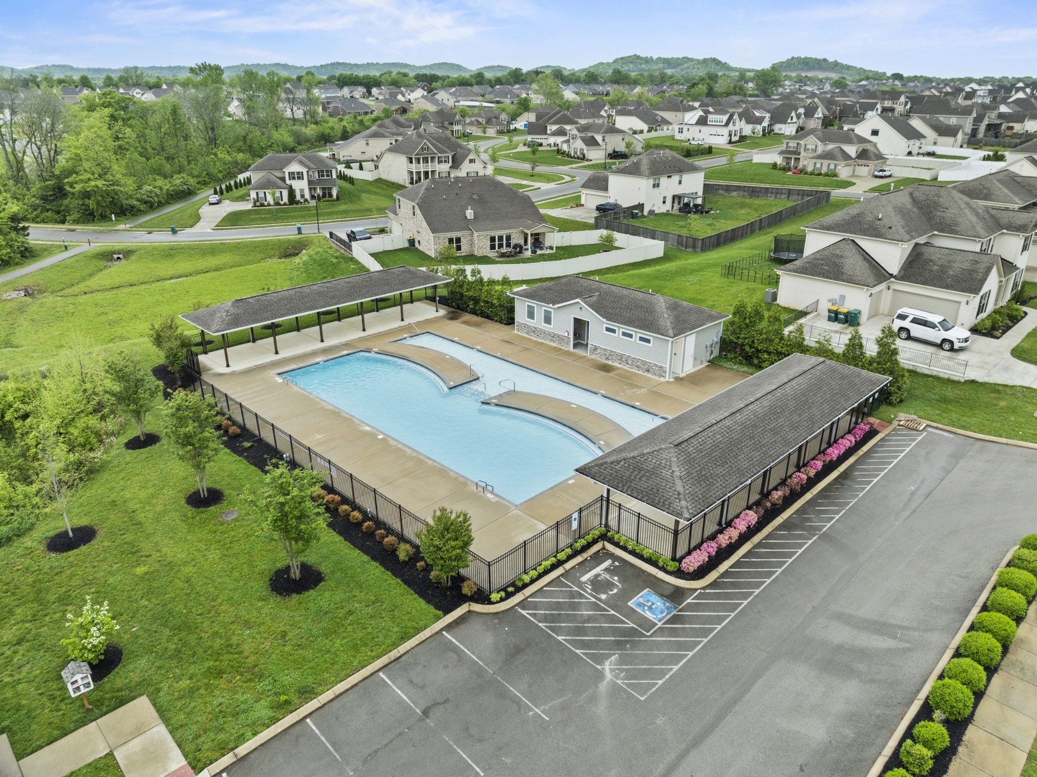 1045 Brixworth Dr, Thompsons Station, TN 37179
