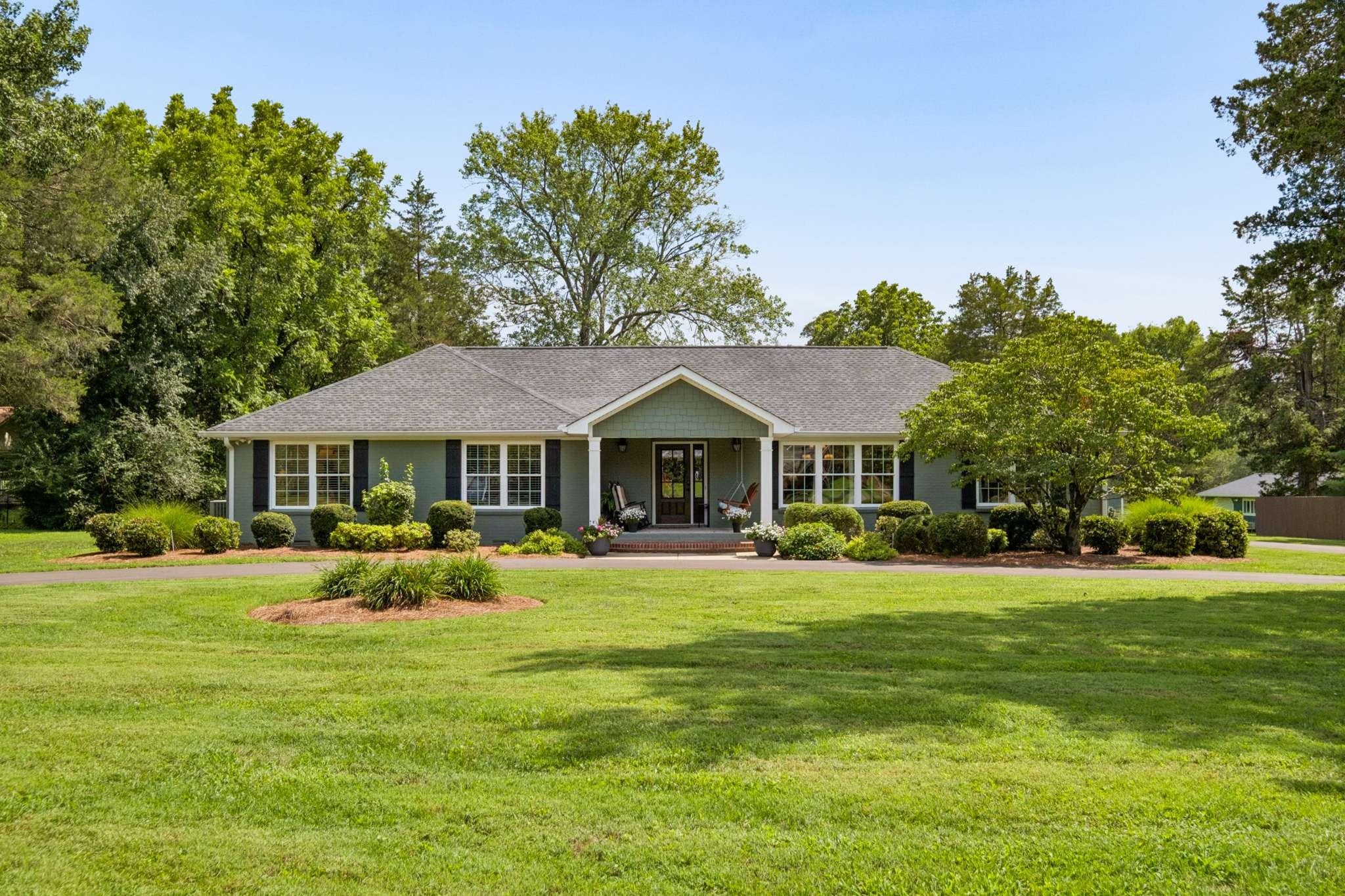 2115 Harding Pl, Murfreesboro, TN 37129