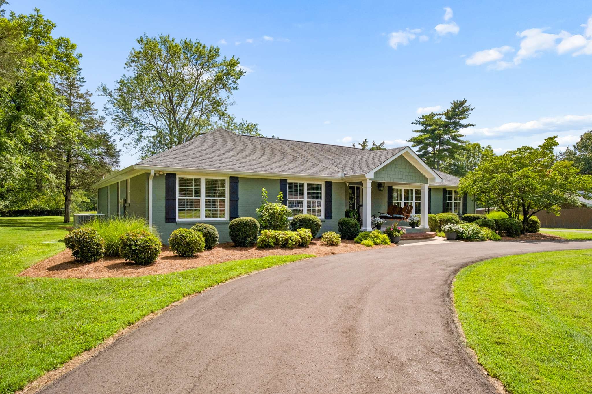 2115 Harding Pl, Murfreesboro, TN 37129
