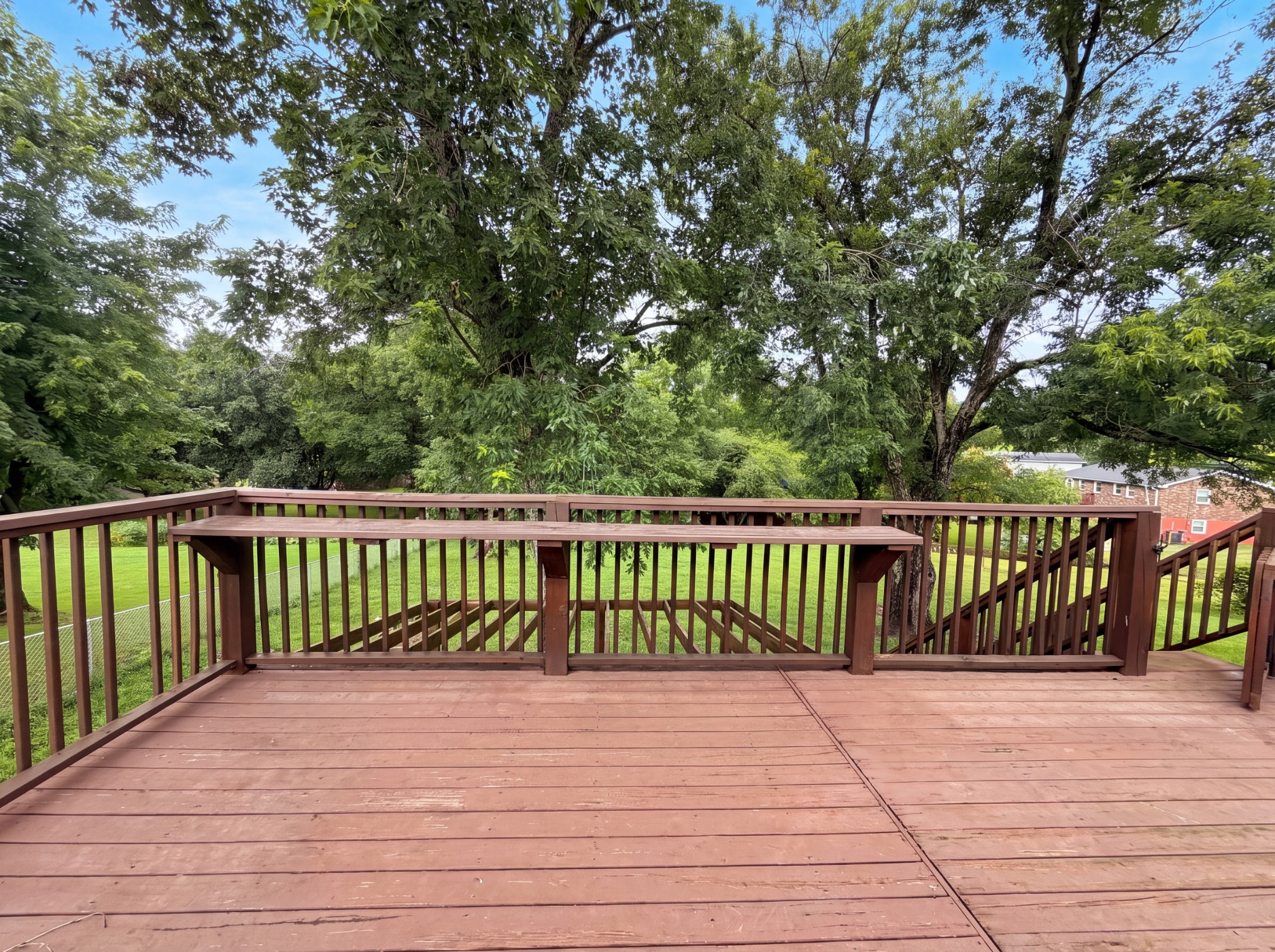 102 S Valley Rd, Hendersonville, TN 37075