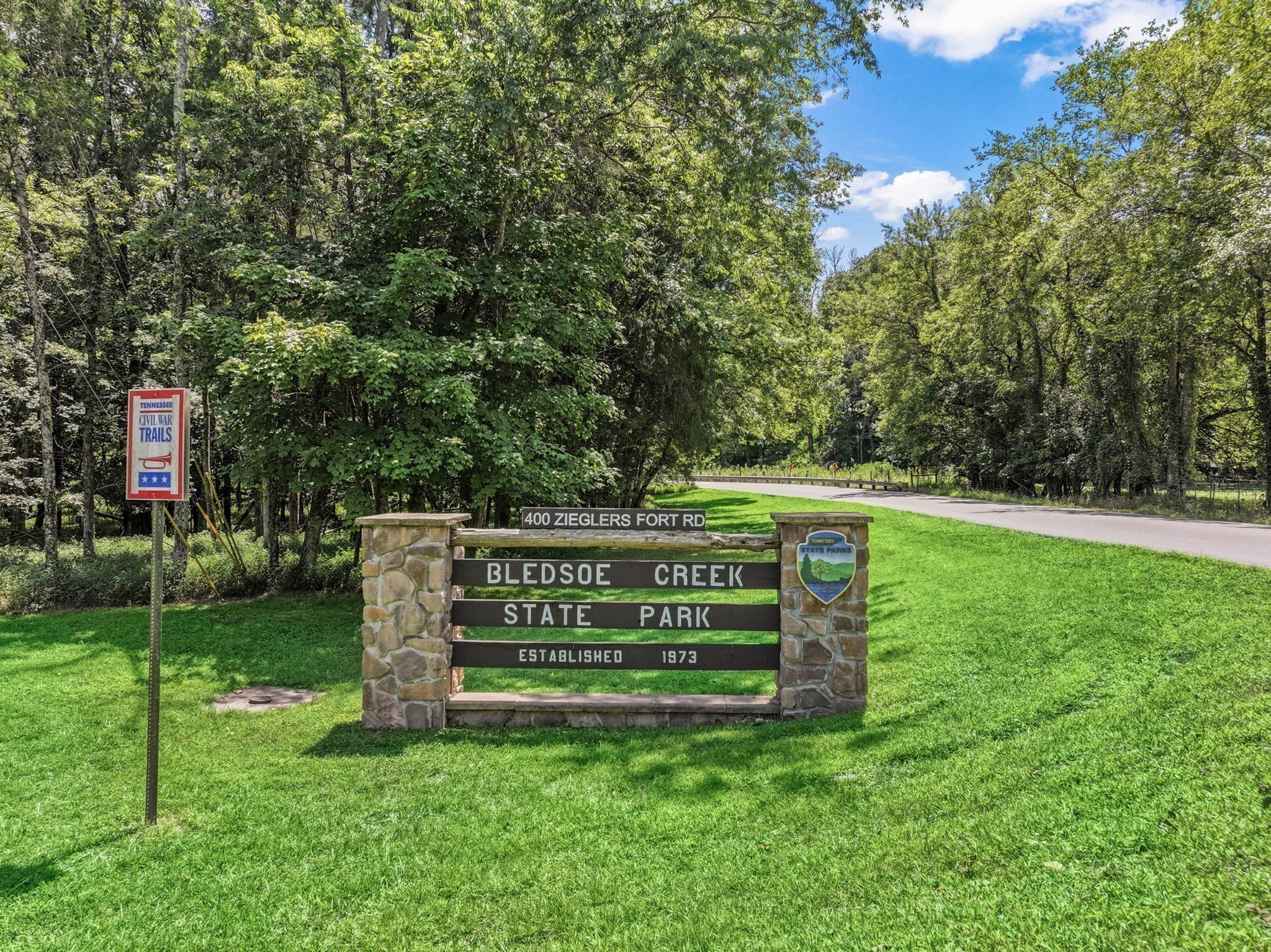 1421 Valley Ridge Dr, Gallatin, TN 37066