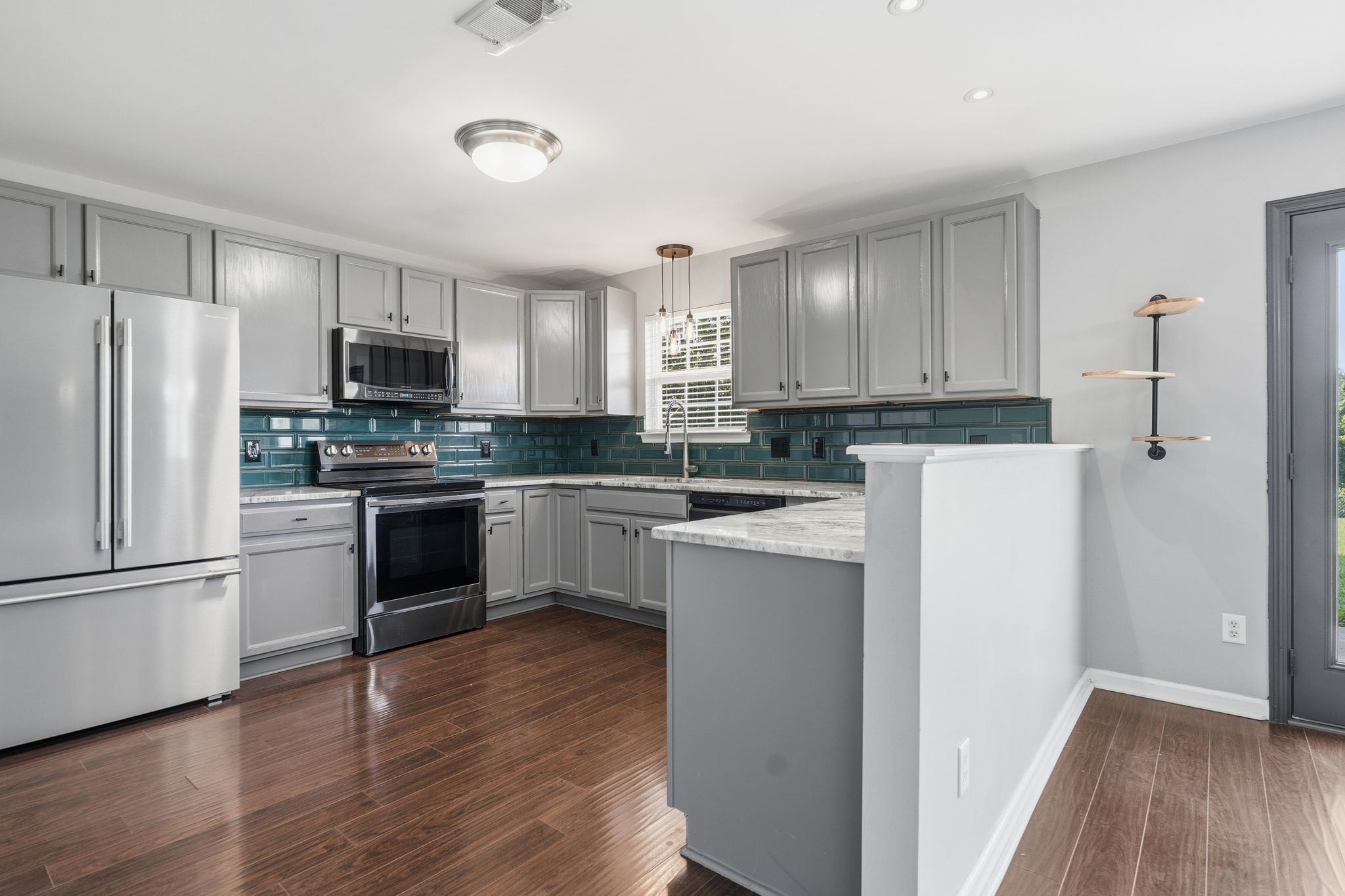 1239 California Dr, Murfreesboro, TN 37129